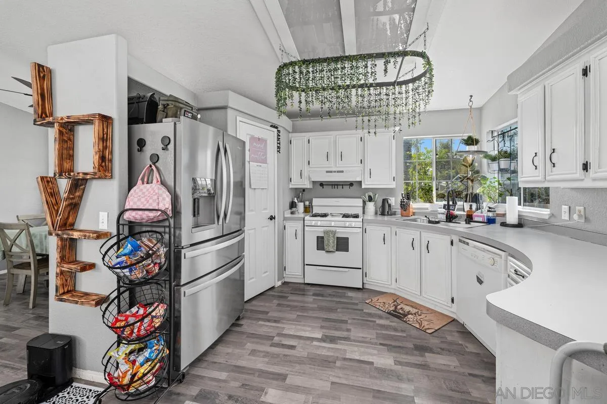 https://cdn.realtyfeed.com/cdn/127/260010338/cace71e00d923dd72e7058ea2a4a90b3.webp