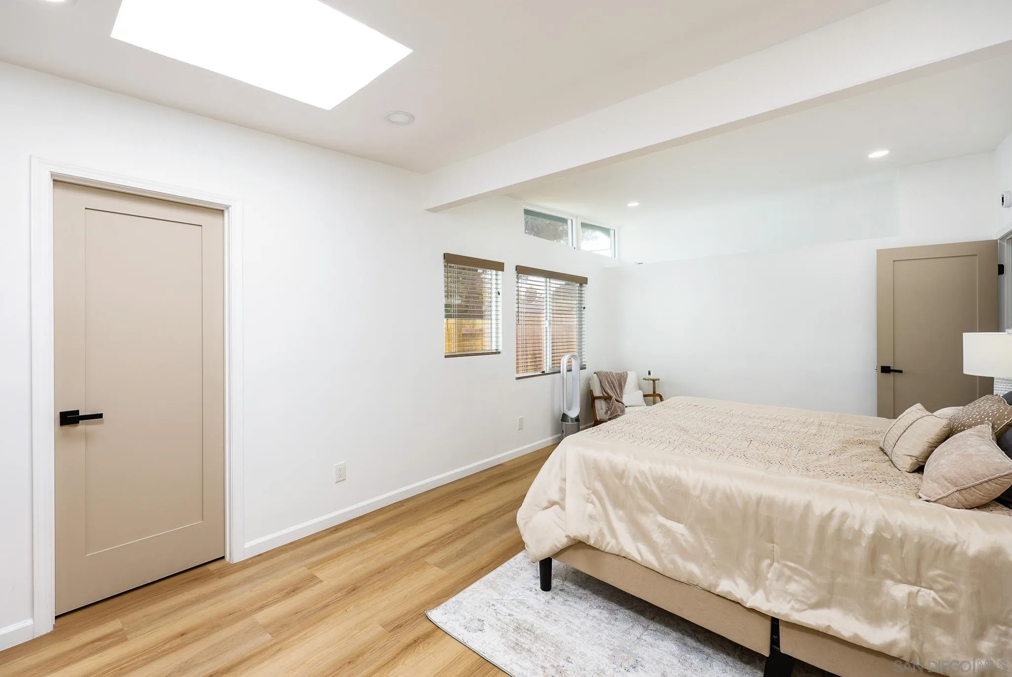 https://cdn.realtyfeed.com/cdn/127/260010343/7bbb0a4b26c9b2ec3de31f14ef796975.webp