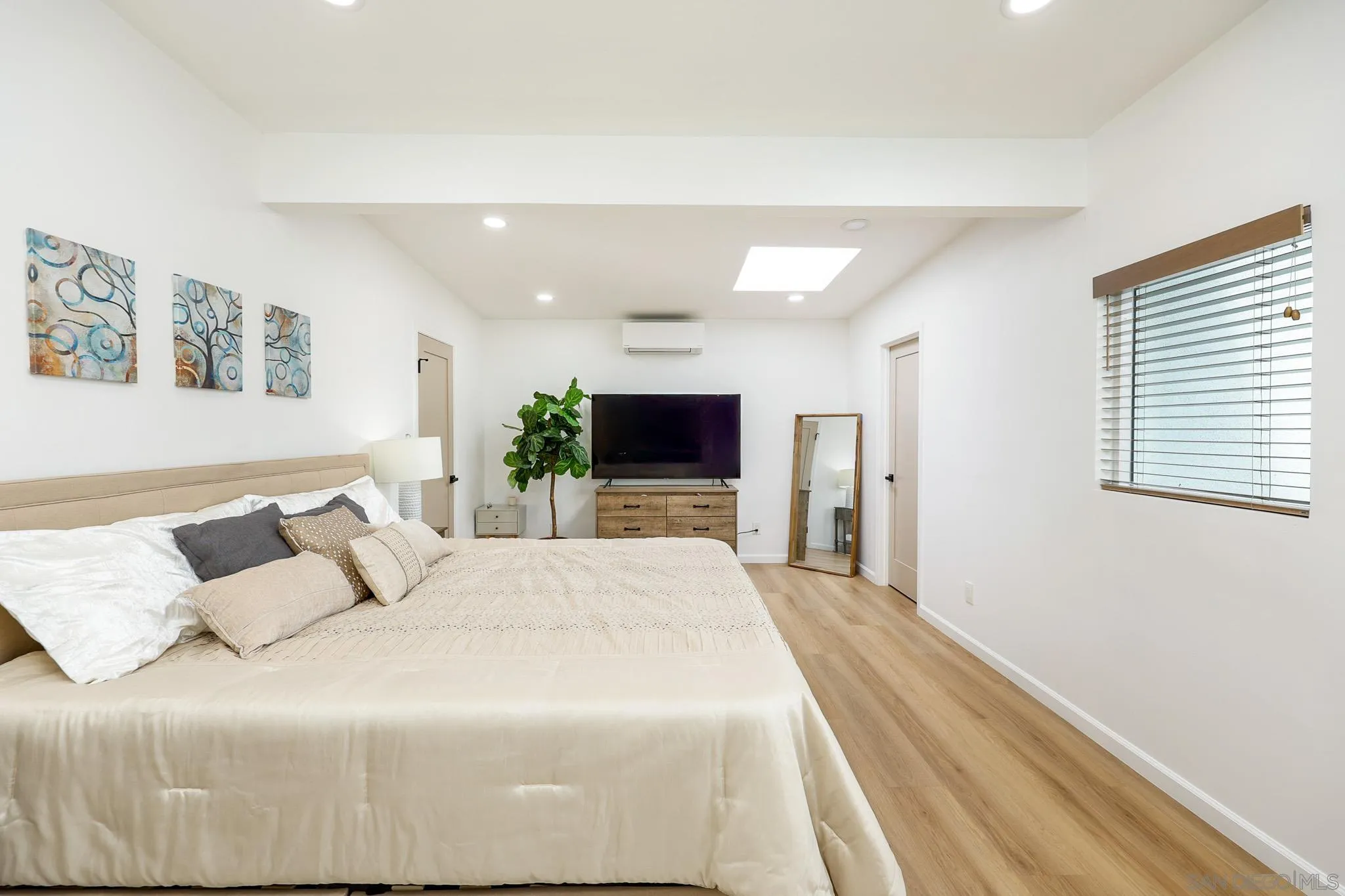 https://cdn.realtyfeed.com/cdn/127/260010343/a25b6f14f30033a67a4e0648ee57d1f4.webp