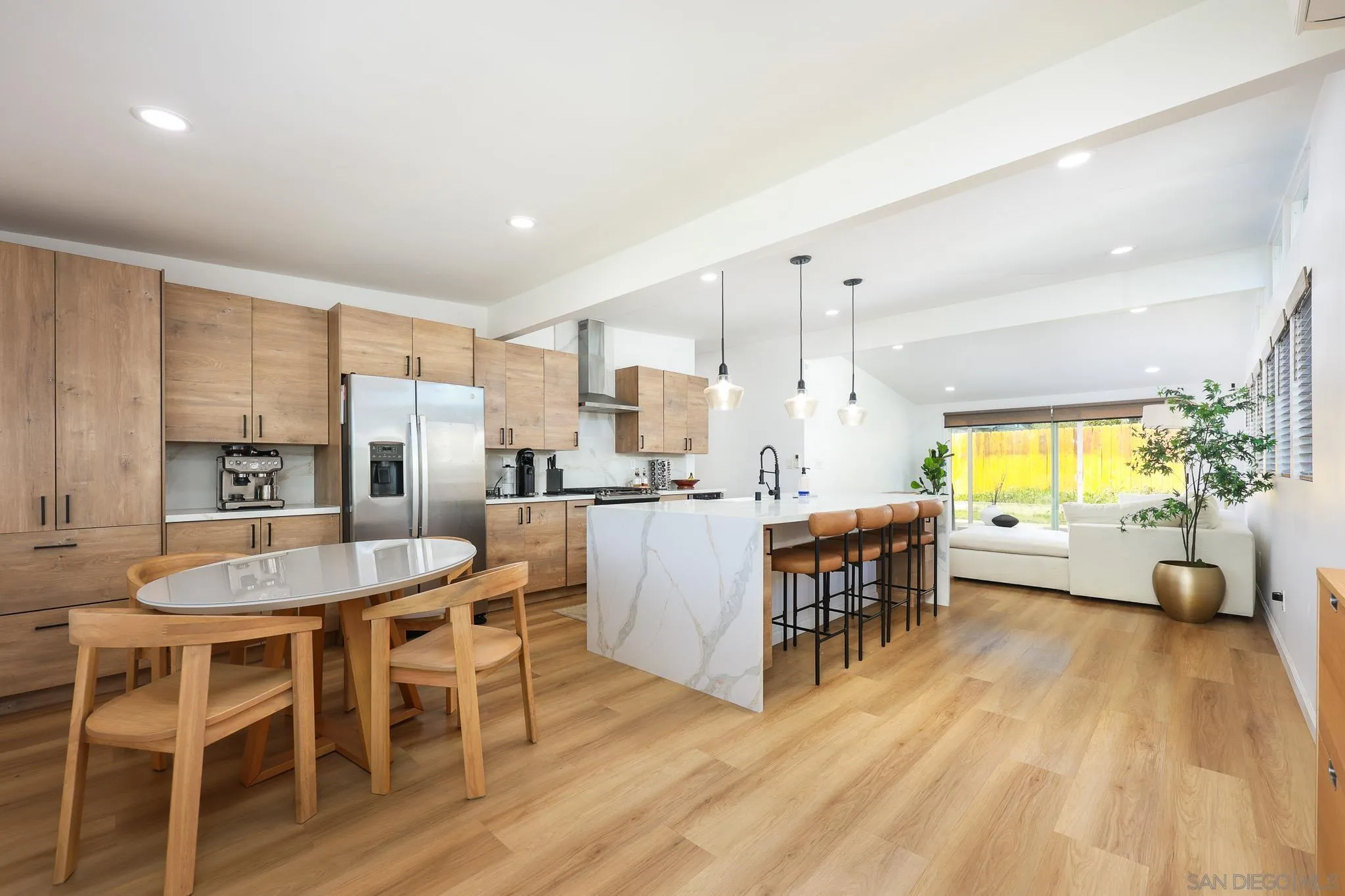 https://cdn.realtyfeed.com/cdn/127/260010343/fb5868ae04e7aea8396cacbada6069a3.webp