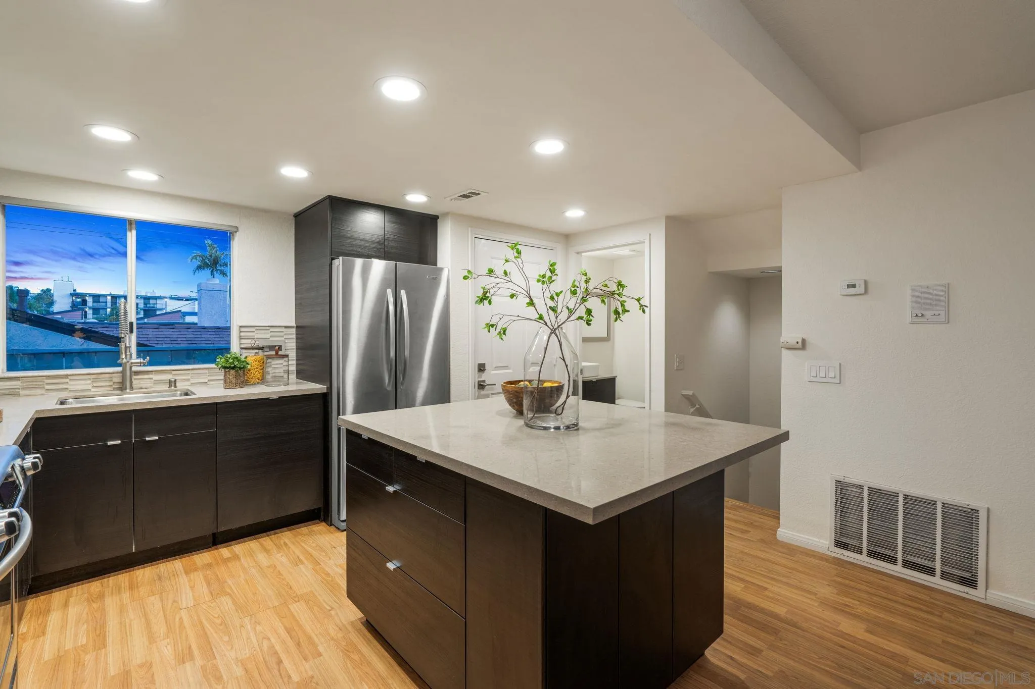 Photo #8: 260010344 Listing: Photo #8