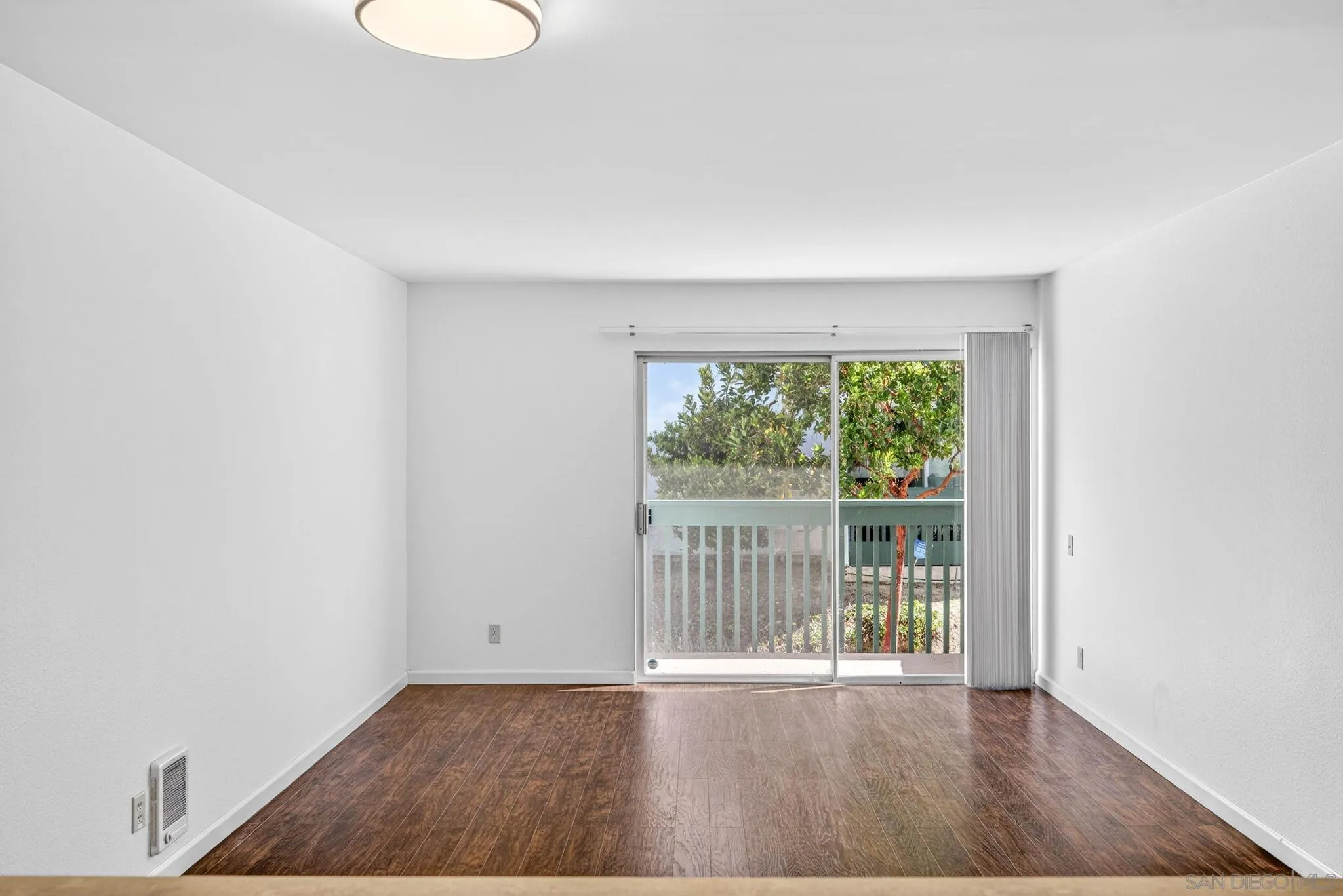 https://cdn.realtyfeed.com/cdn/127/260010345/617dc7f793e98f25ee66fd564028531b.webp