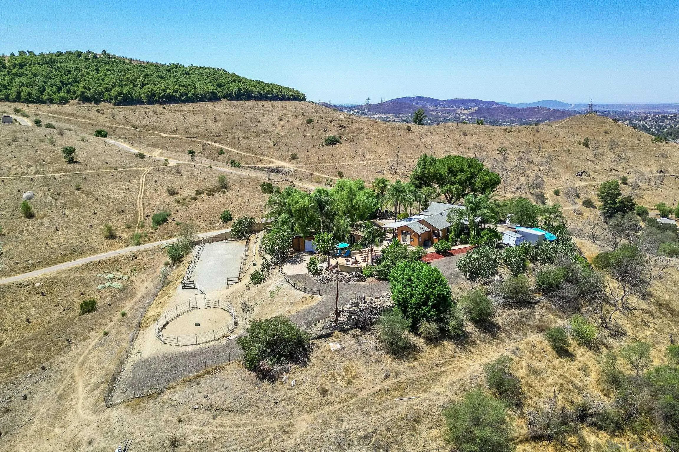 https://cdn.realtyfeed.com/cdn/127/260010347/2717d3eb797b7ca43348239c71f7b64a.webp