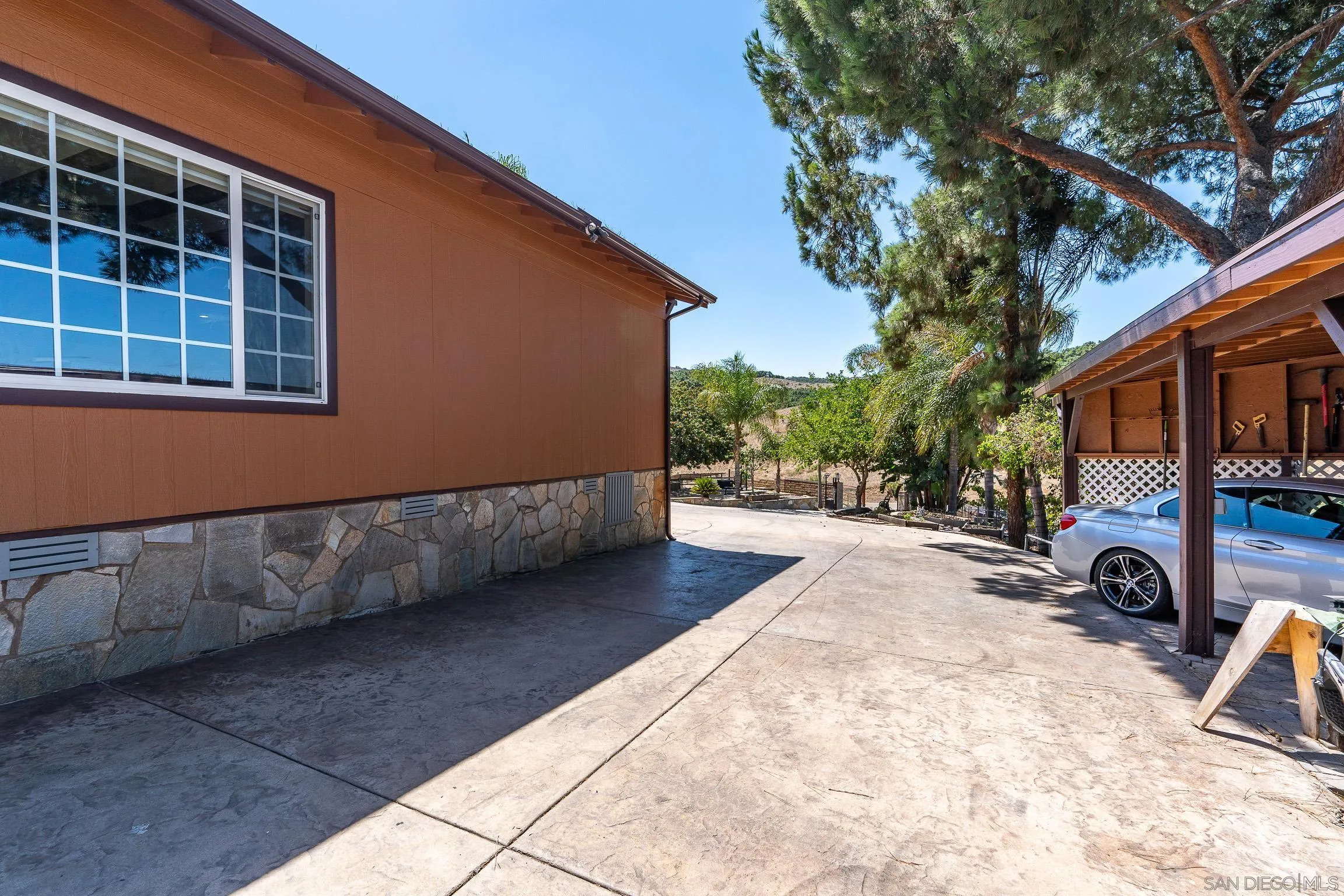 https://cdn.realtyfeed.com/cdn/127/260010347/55563e31d129a657453de1b826e2d911.webp