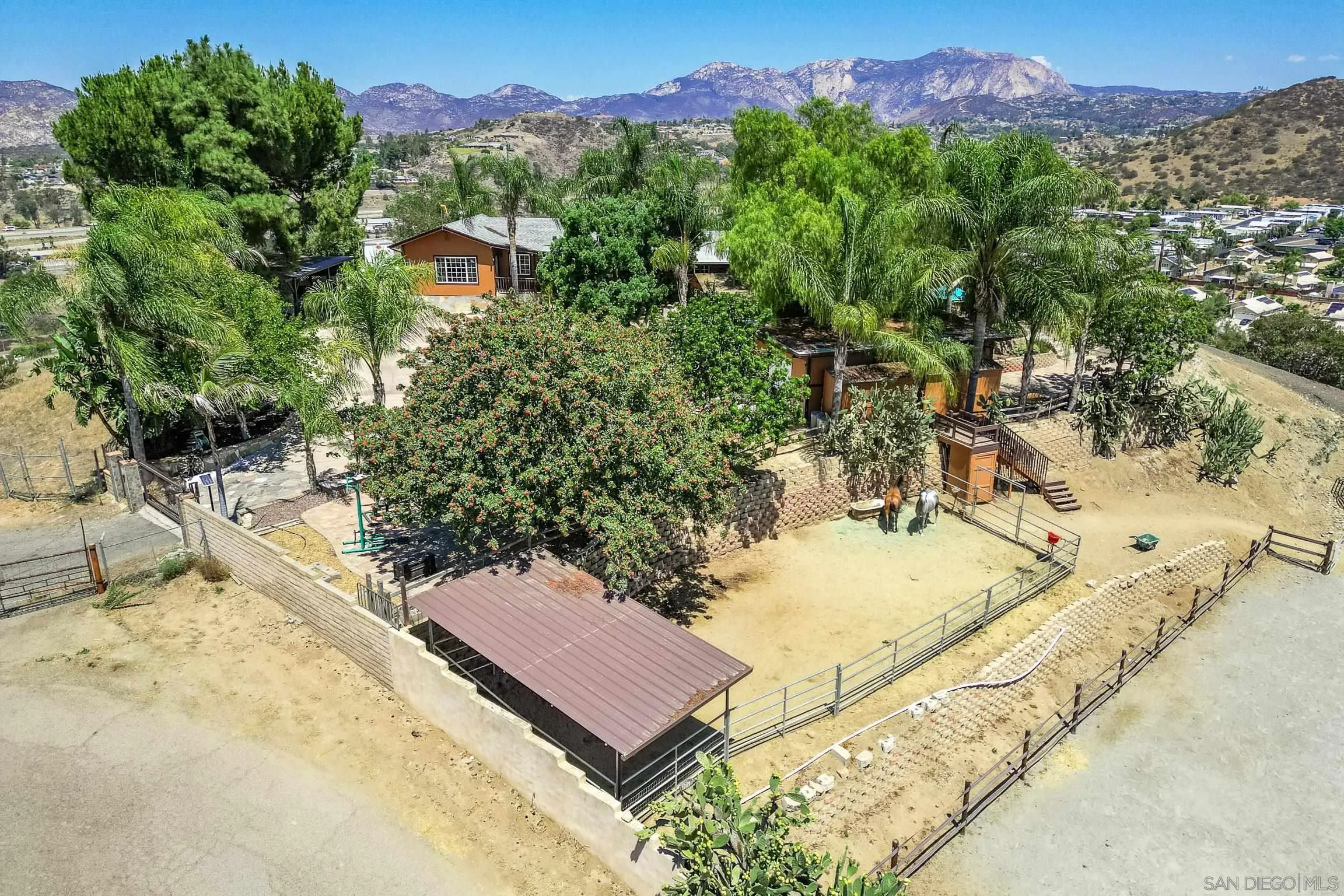 https://cdn.realtyfeed.com/cdn/127/260010347/7fe0d4a00c80369276bb9274f9551cd1.webp