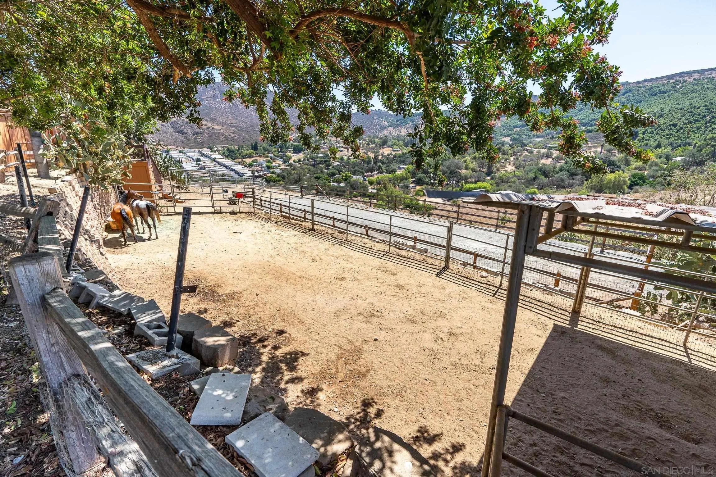 https://cdn.realtyfeed.com/cdn/127/260010347/c7ace07ea1caba5309ebc2ae31b8781b.webp