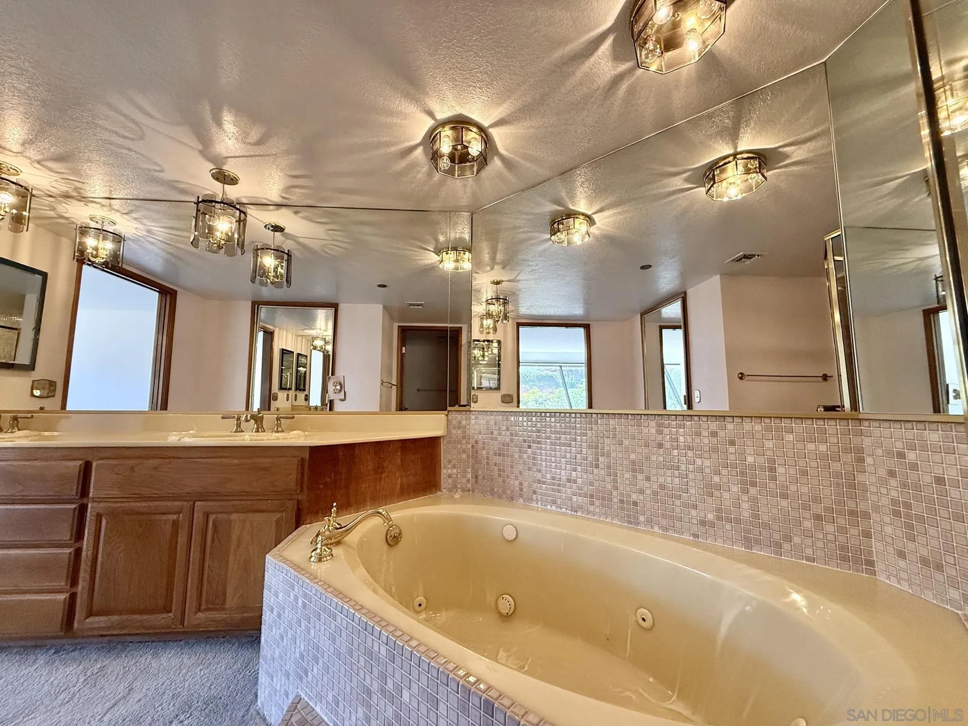 https://cdn.realtyfeed.com/cdn/127/260010352/1396a571c49c69028659cd962042ca4e.webp