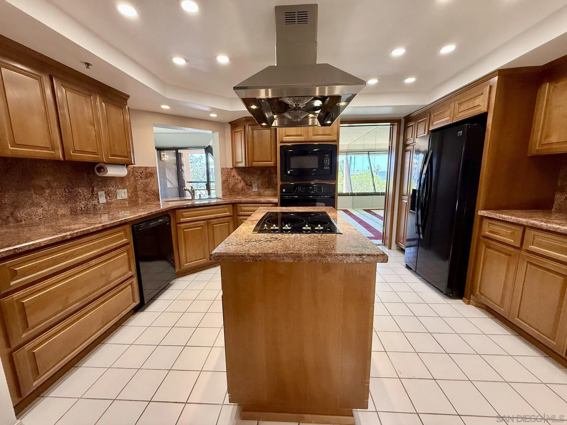 https://cdn.realtyfeed.com/cdn/127/260010352/2261486acda7640111da4ac9c970445a.webp