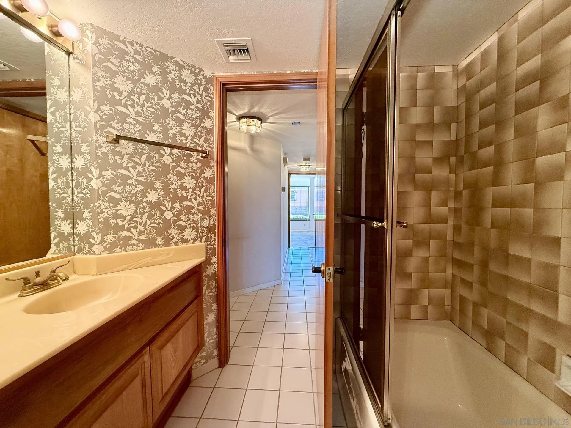 https://cdn.realtyfeed.com/cdn/127/260010352/46ff3f36c2ae3cb7aca7074d7a1af390.webp