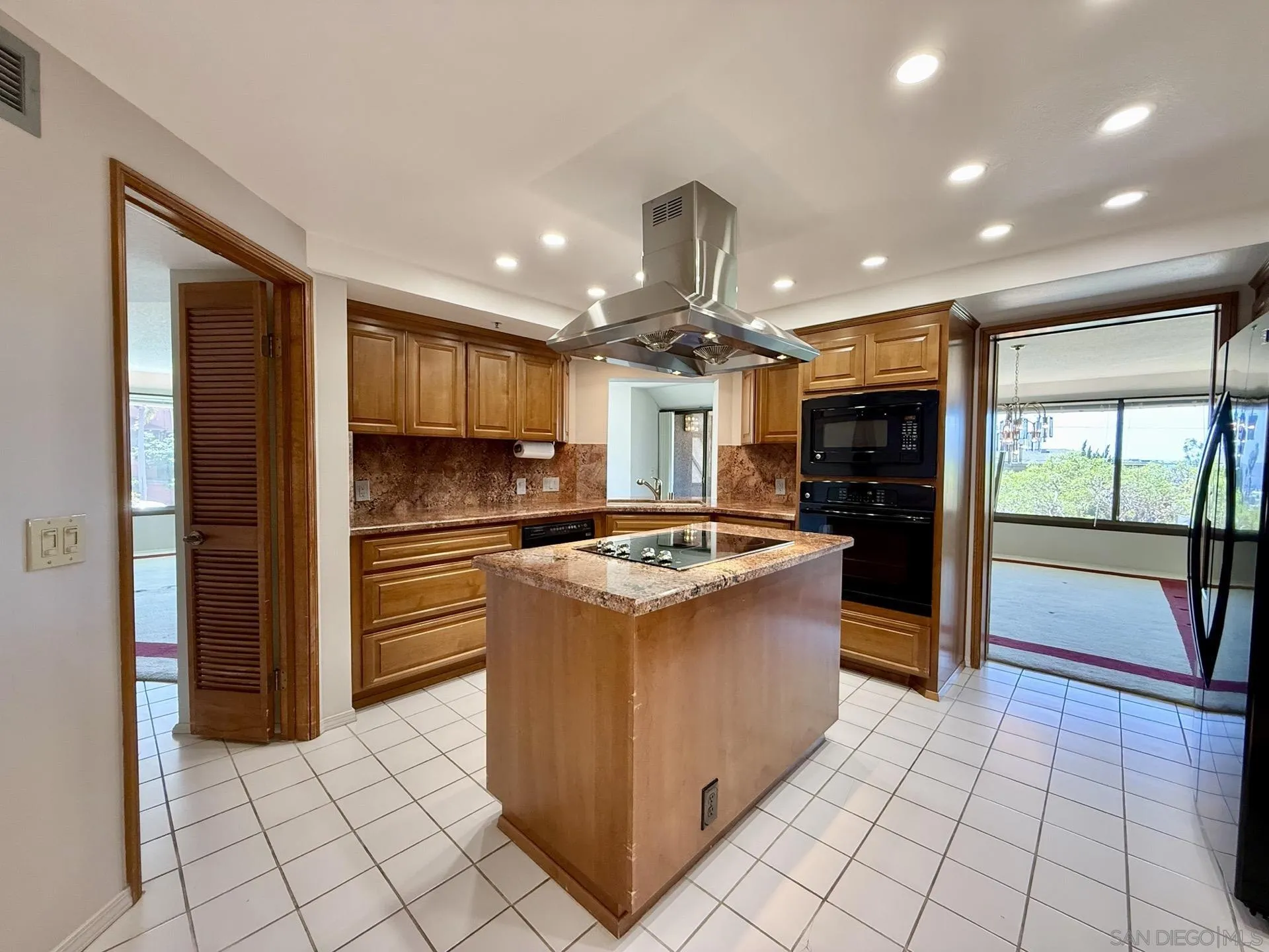 https://cdn.realtyfeed.com/cdn/127/260010352/4855f8b74a0afb19eb274a0c591dfc17.webp