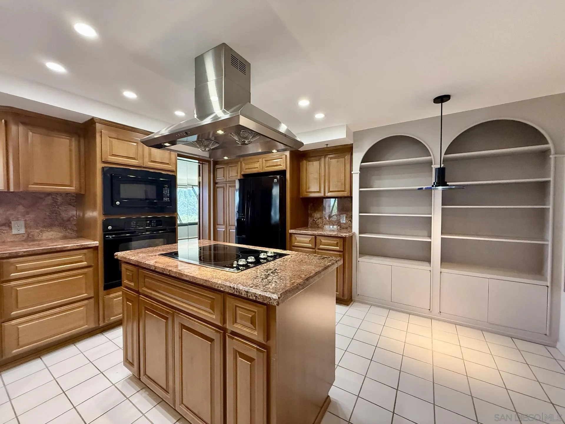 https://cdn.realtyfeed.com/cdn/127/260010352/5e866d18d23f453f596e0c69762c97fc.webp