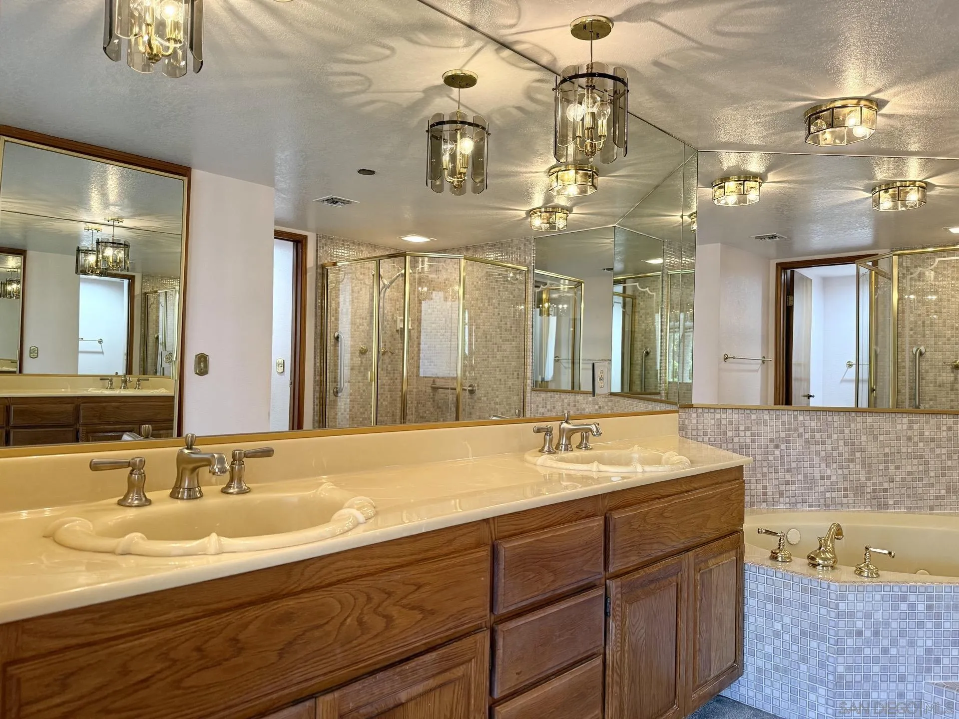 https://cdn.realtyfeed.com/cdn/127/260010352/691868e87c025a9891f72b5cccd6e402.webp