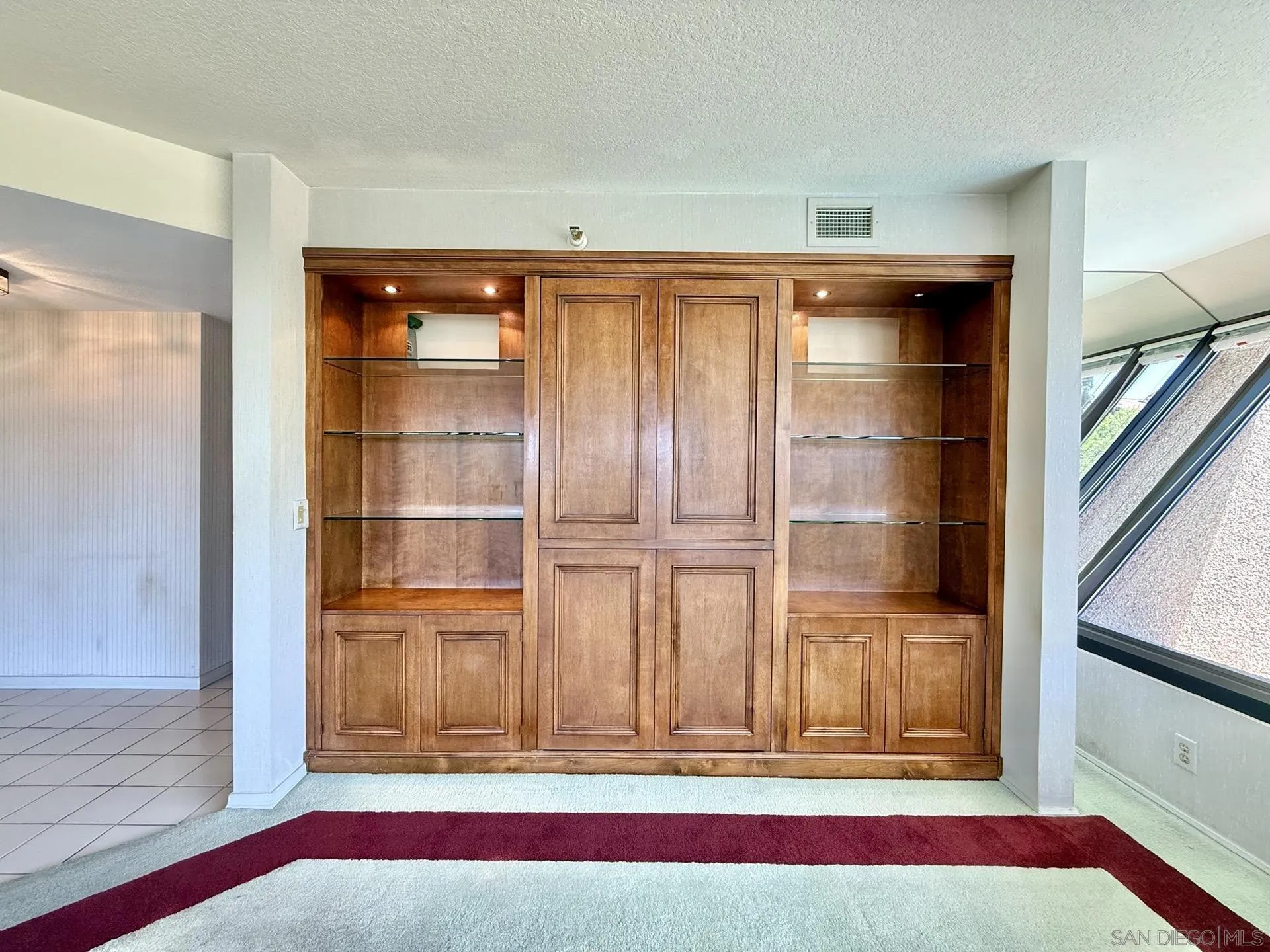 https://cdn.realtyfeed.com/cdn/127/260010352/6a98956e0832547f0f0e7239bbe95e65.webp