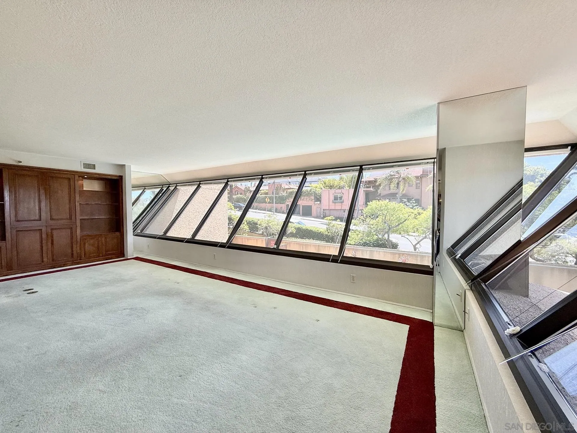 https://cdn.realtyfeed.com/cdn/127/260010352/6e72c82c80579b33d150c7baf16e07d2.webp