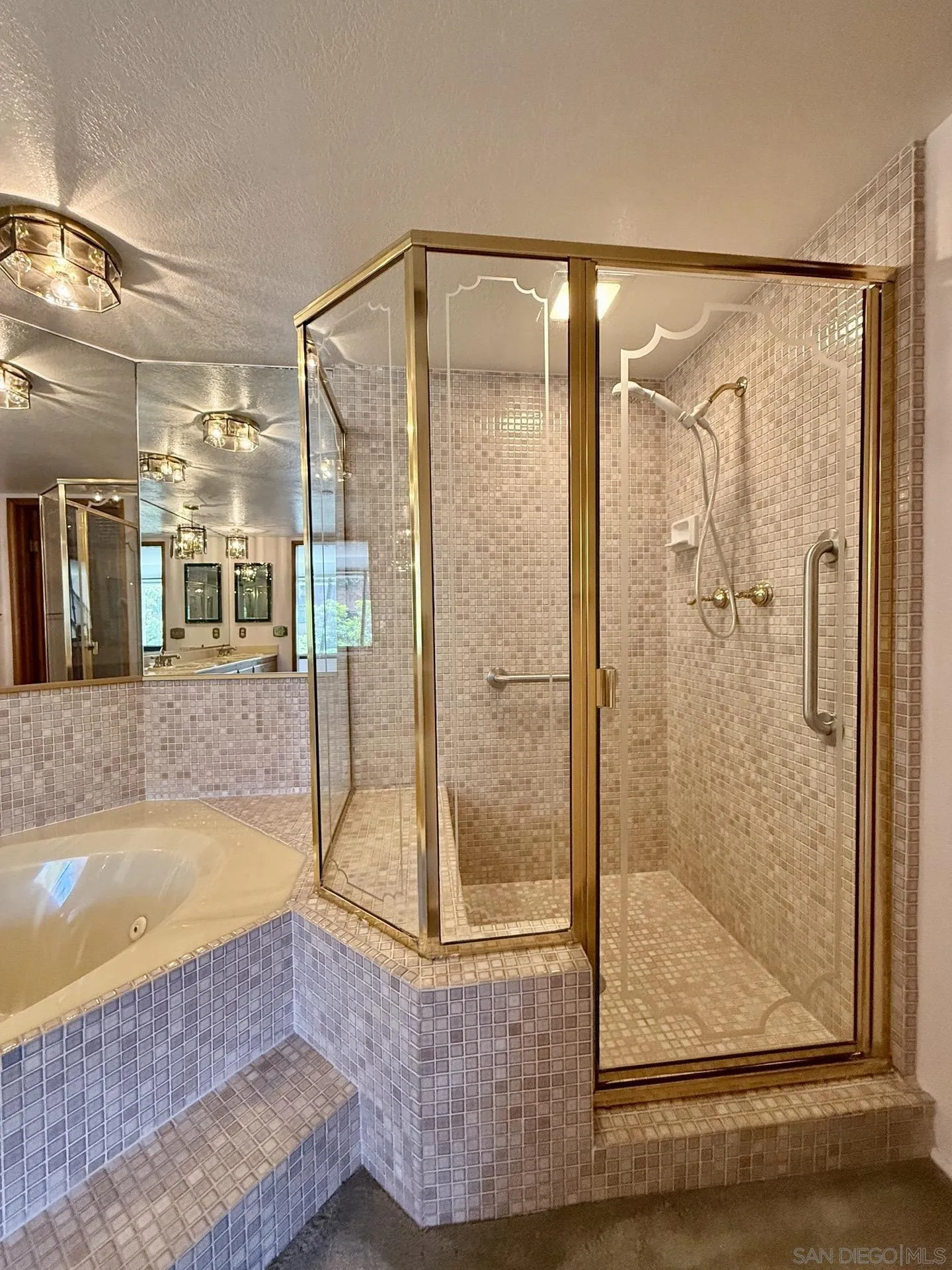 https://cdn.realtyfeed.com/cdn/127/260010352/8967454bfc816644f59cf52bac4843e2.webp