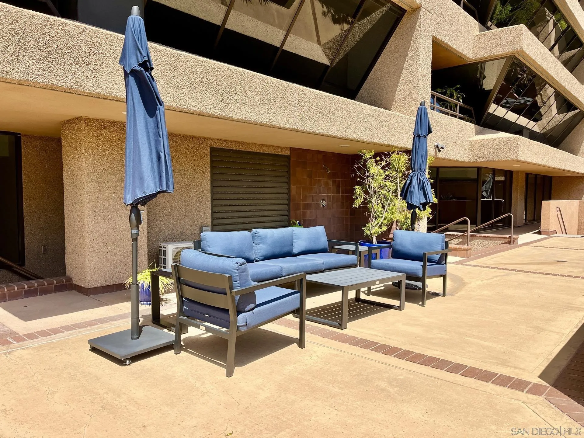 https://cdn.realtyfeed.com/cdn/127/260010352/8c54f7b7445176c3e7ce707e205d2f88.webp