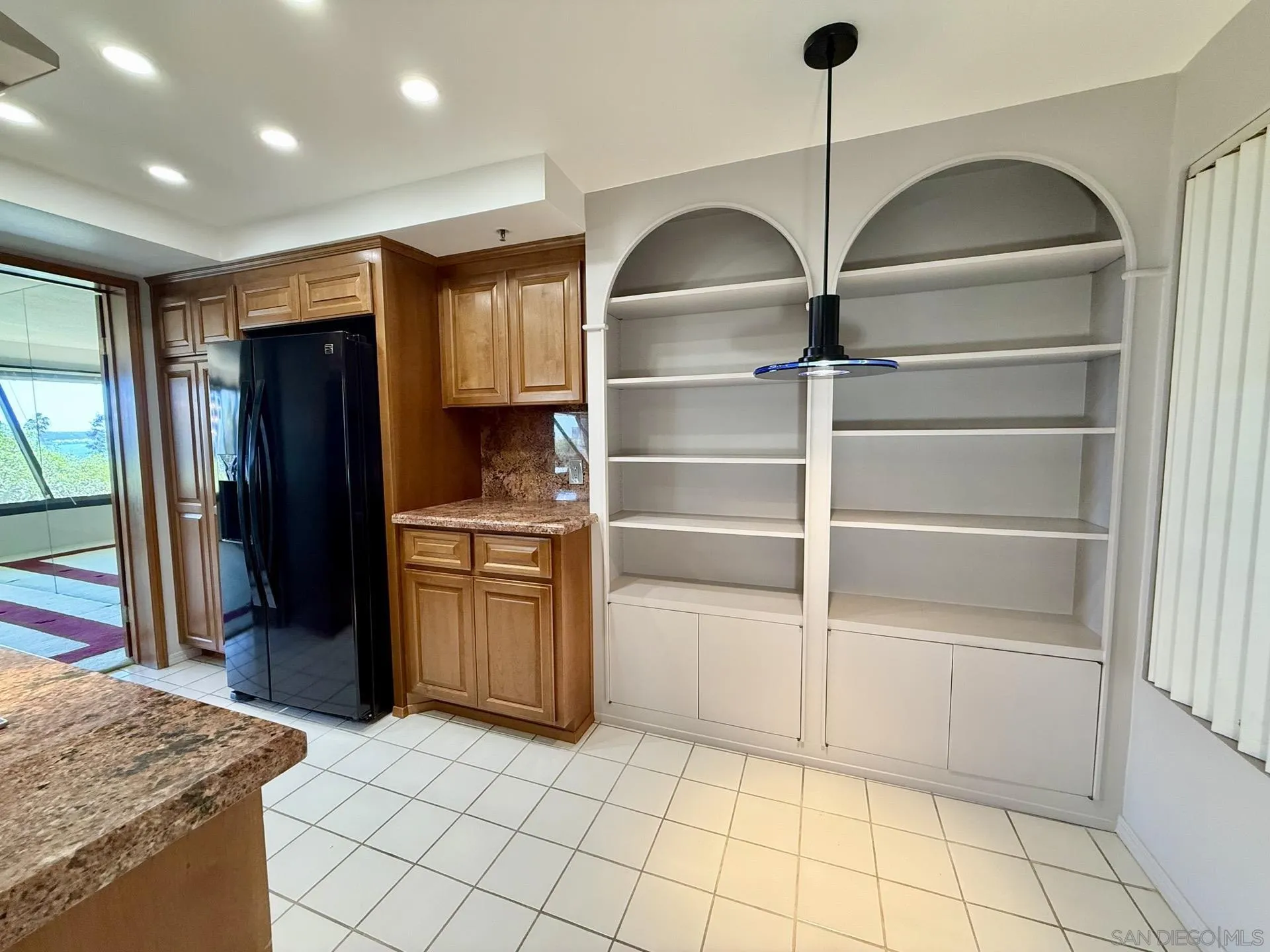 https://cdn.realtyfeed.com/cdn/127/260010352/921e4af36f4d5b4bd9d25d224555cf14.webp
