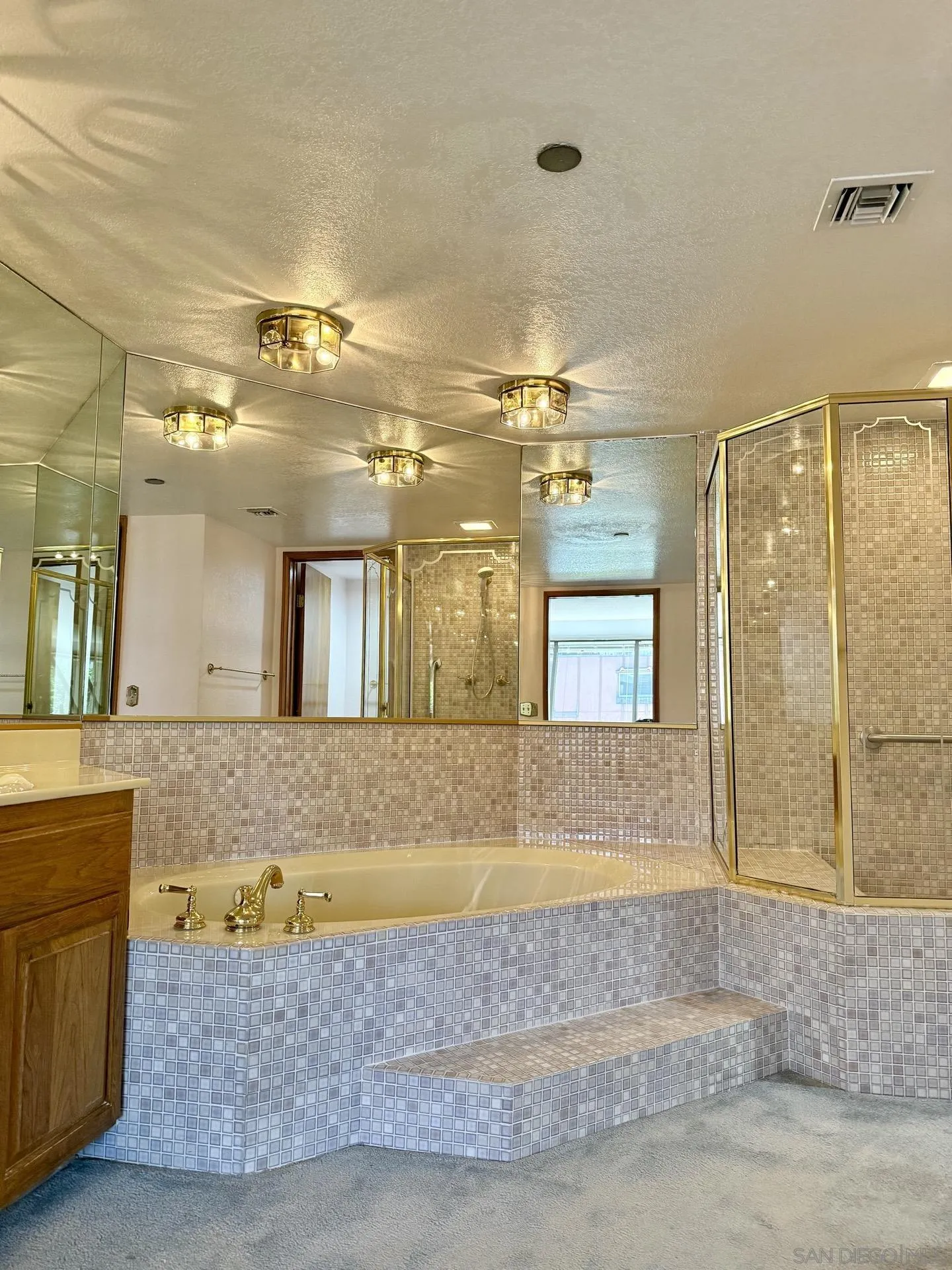 https://cdn.realtyfeed.com/cdn/127/260010352/96cee4022d253b2a248919c306cbb14b.webp