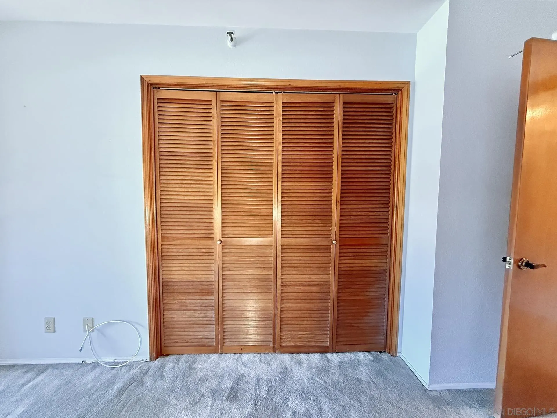 https://cdn.realtyfeed.com/cdn/127/260010352/aa4082fc611979440b507a2faa9ad723.webp