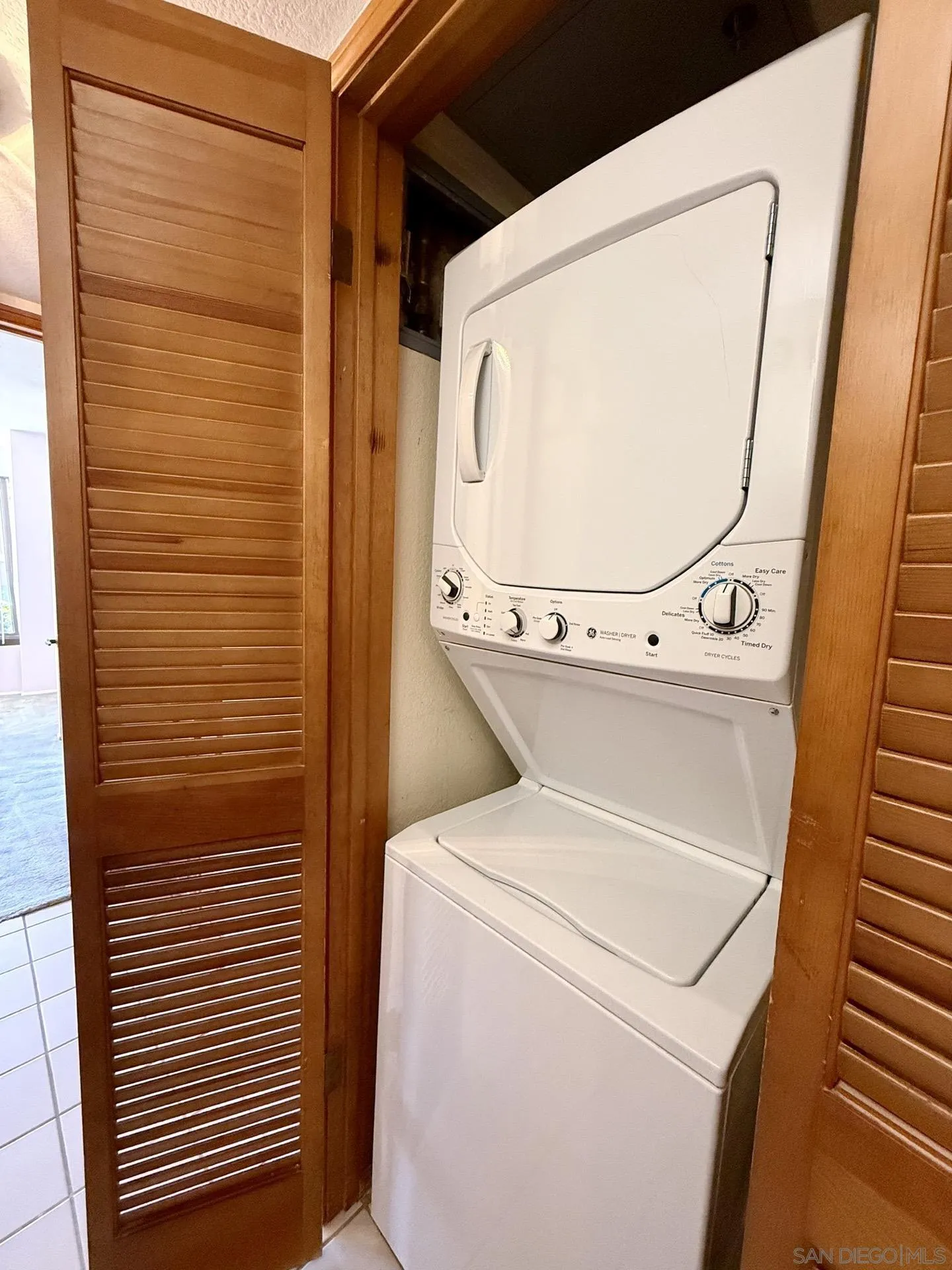 https://cdn.realtyfeed.com/cdn/127/260010352/b43a4cc0d6d503a9cd633e509abe0b89.webp