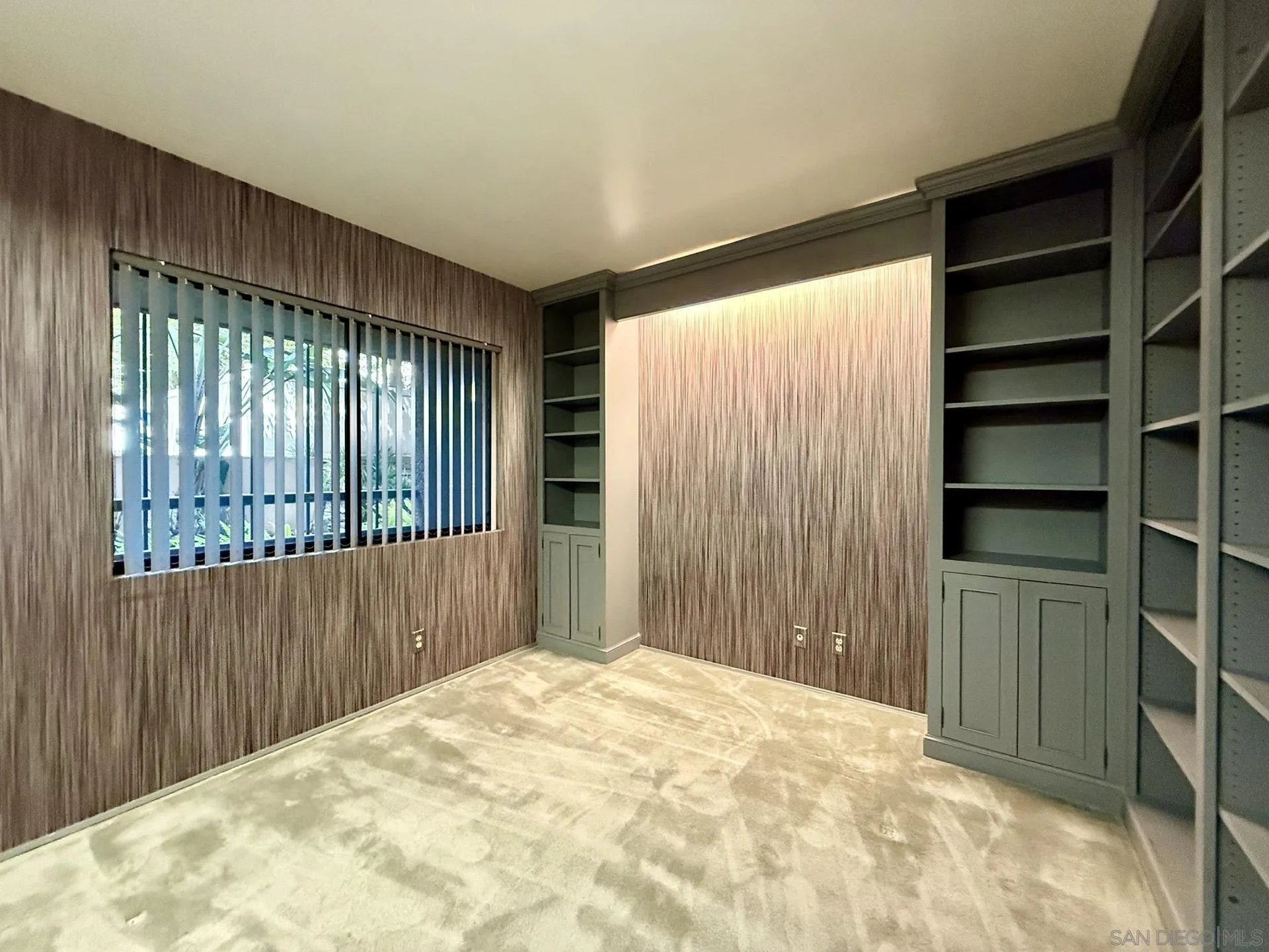https://cdn.realtyfeed.com/cdn/127/260010352/e4cd84dd217e8c41d194fbdabd40c745.webp