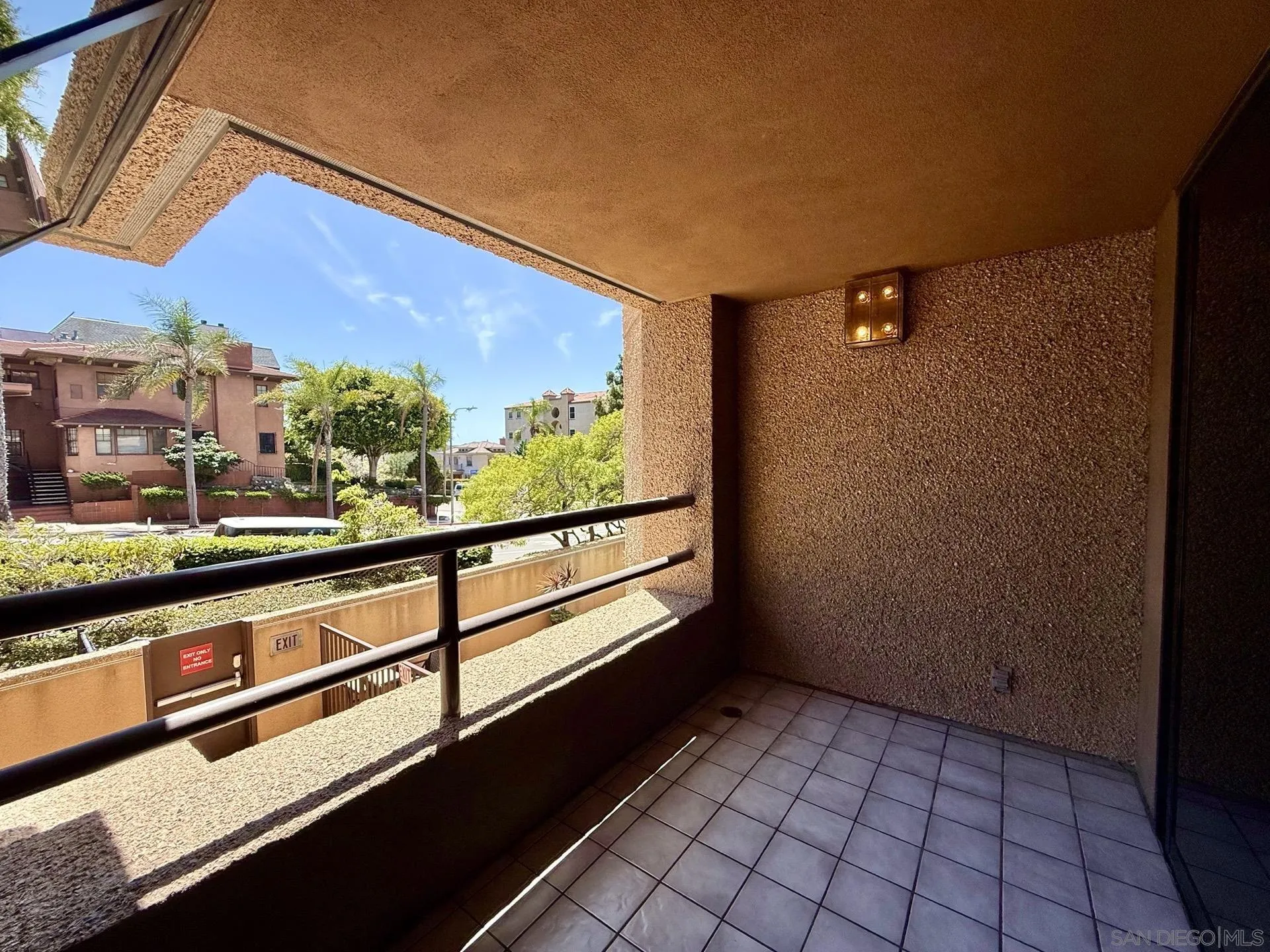 https://cdn.realtyfeed.com/cdn/127/260010352/f66a98501987f0976af1e32e1b5b7541.webp