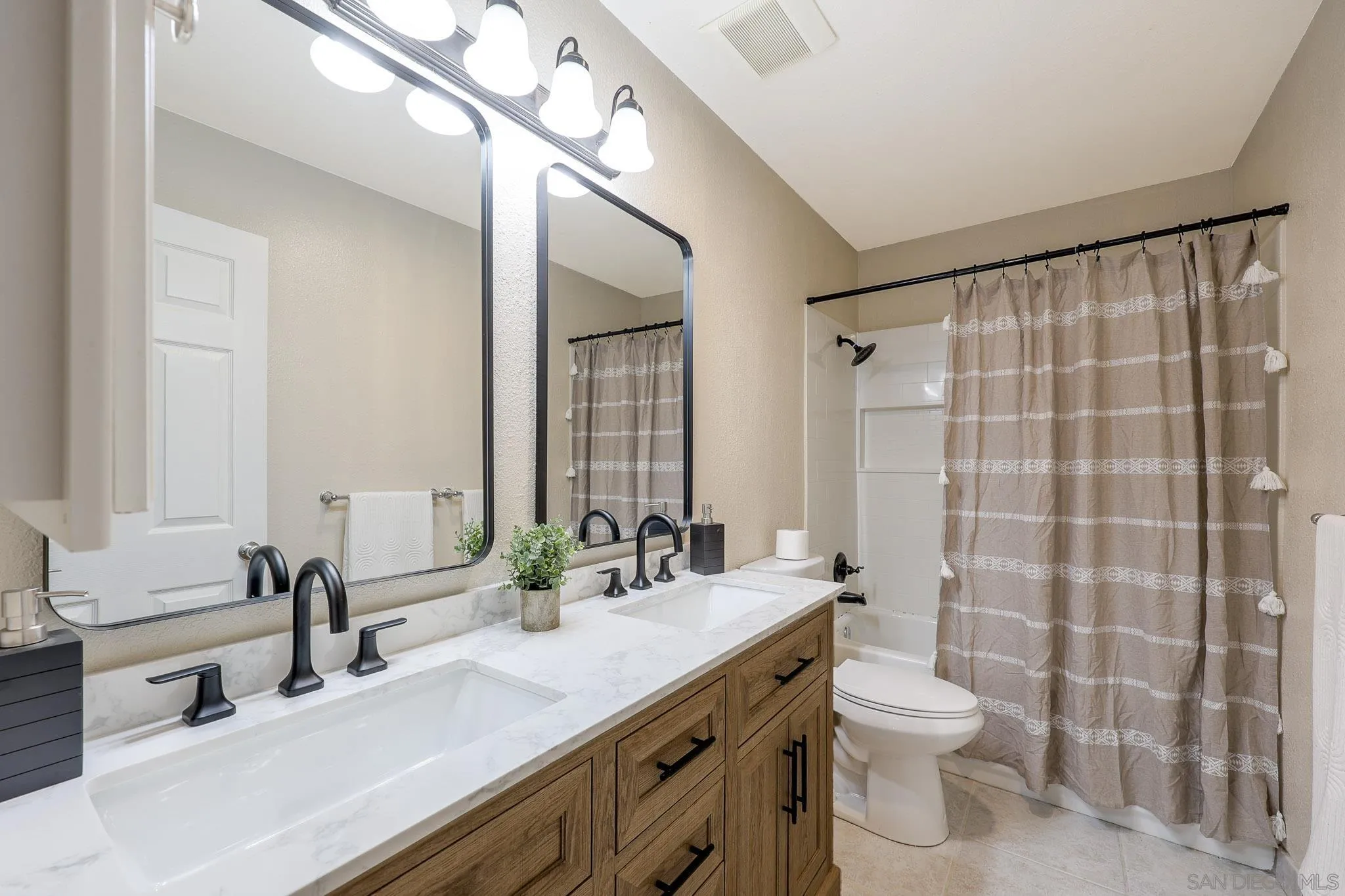 Photo #20: 260010354 Listing: Photo #20