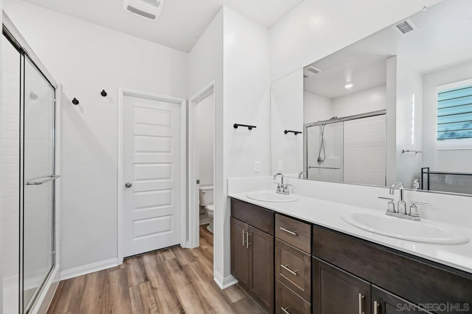https://cdn.realtyfeed.com/cdn/127/260010355/04c76c3f46f38ba2bc123c1dd3b3f24c.webp
