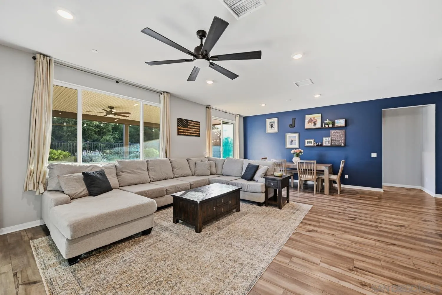 https://cdn.realtyfeed.com/cdn/127/260010355/07e6edff1b33001e1ad7fa764c9072f6.webp