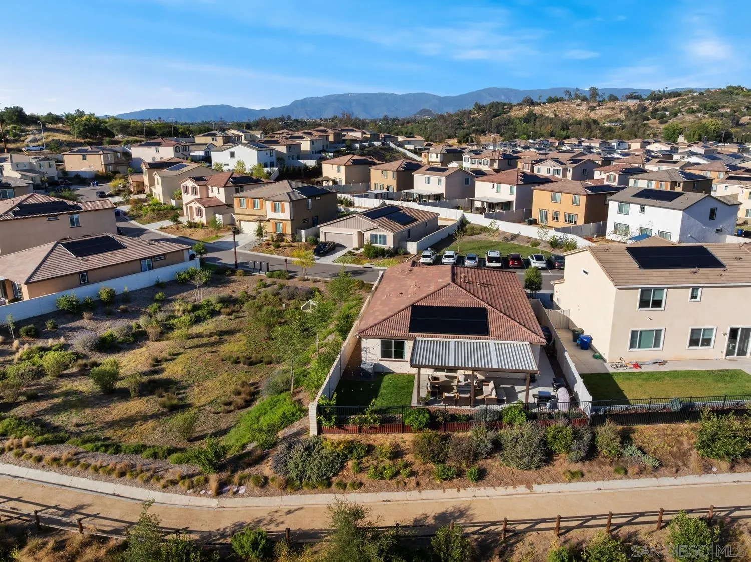 https://cdn.realtyfeed.com/cdn/127/260010355/48ad3b4286bbc89a048a795f37f4e539.webp