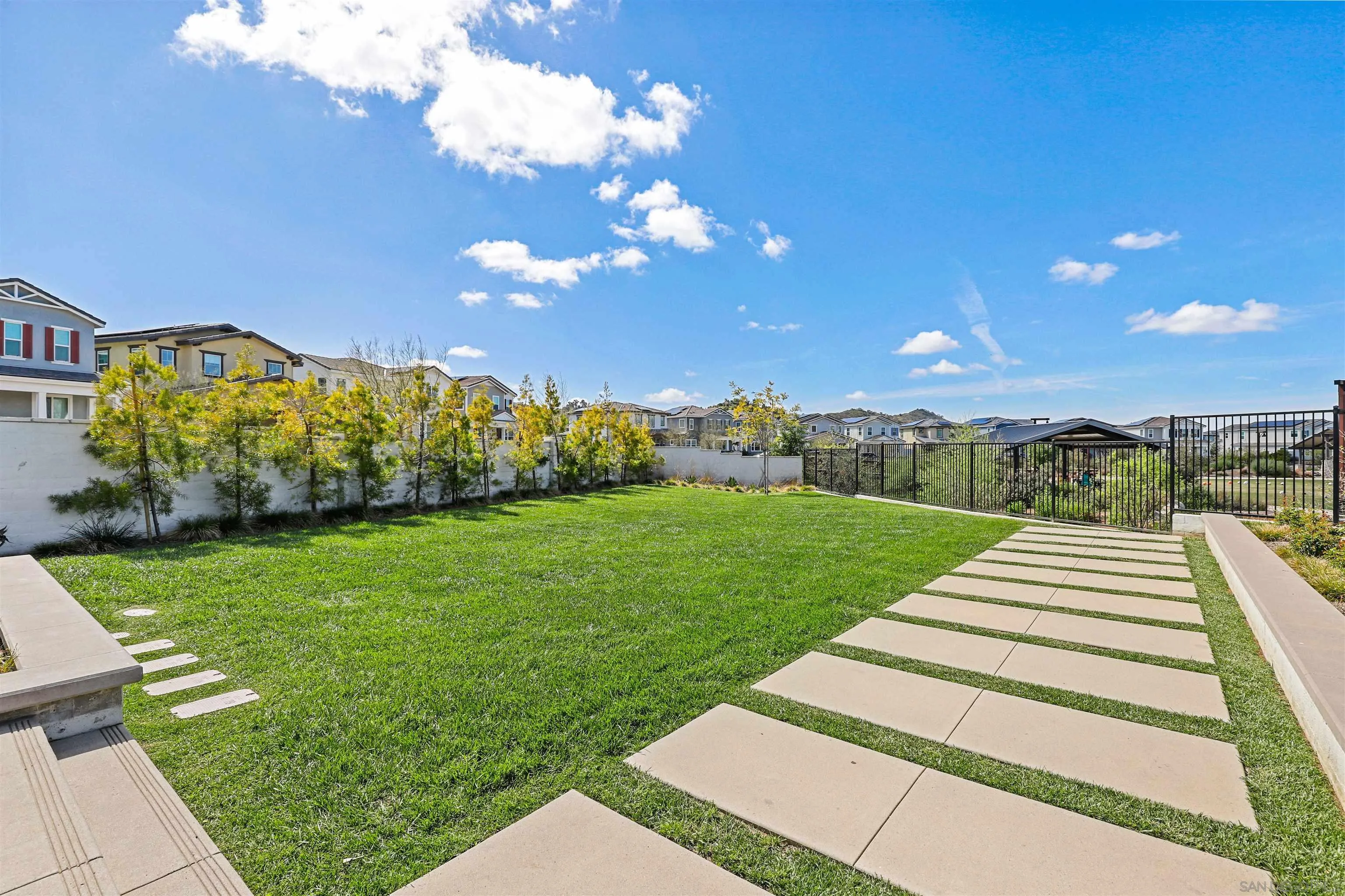 https://cdn.realtyfeed.com/cdn/127/260010355/5f95b0f6e5acb7792e54d2e3be458617.webp