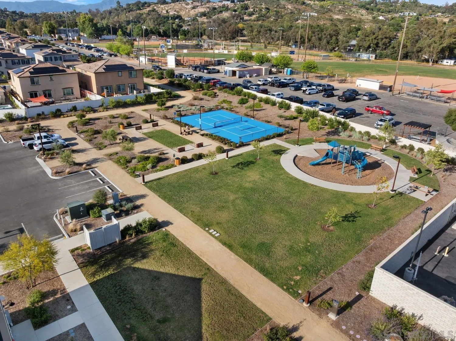 https://cdn.realtyfeed.com/cdn/127/260010355/7112f5e5f59f81b7150e27256f6079a3.webp