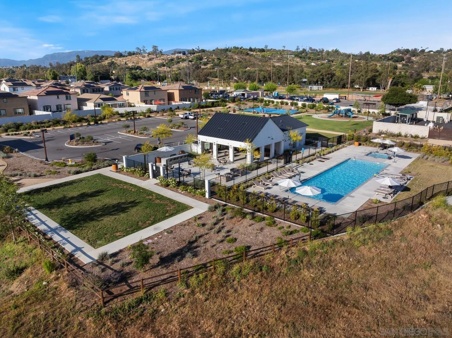 https://cdn.realtyfeed.com/cdn/127/260010355/8d45574d599cc9145e9a9664adc09102.webp