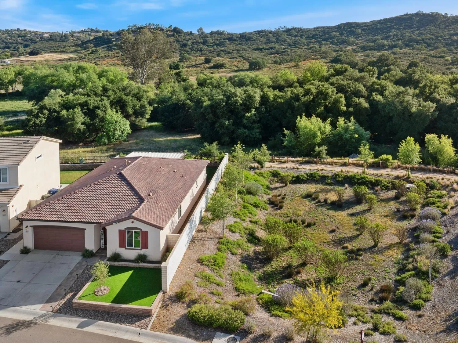 https://cdn.realtyfeed.com/cdn/127/260010355/b6bec1ebaf4f590a7bea94e49da23f47.webp