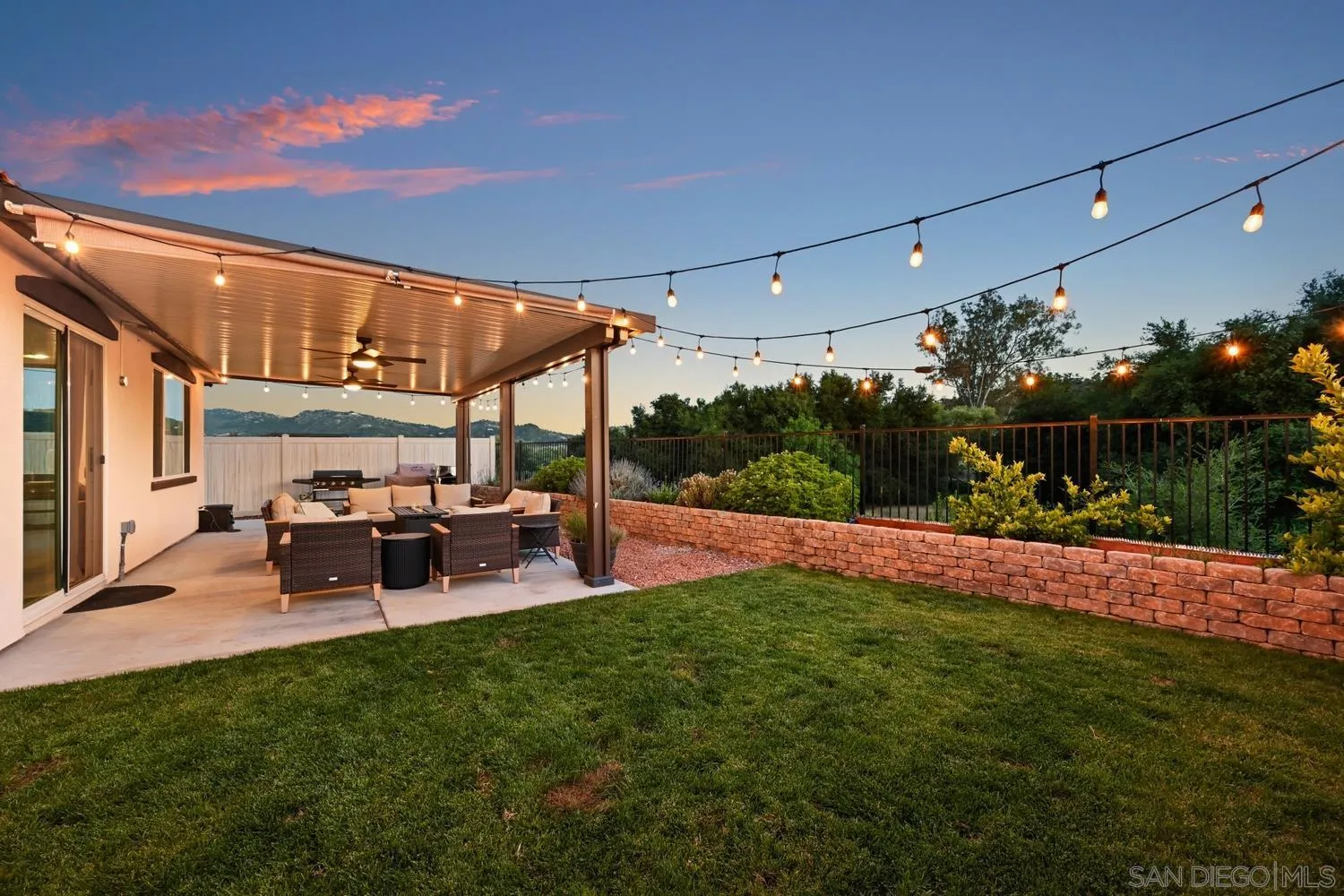 https://cdn.realtyfeed.com/cdn/127/260010355/cc84d757b79019f951c76e2867bd537b.webp