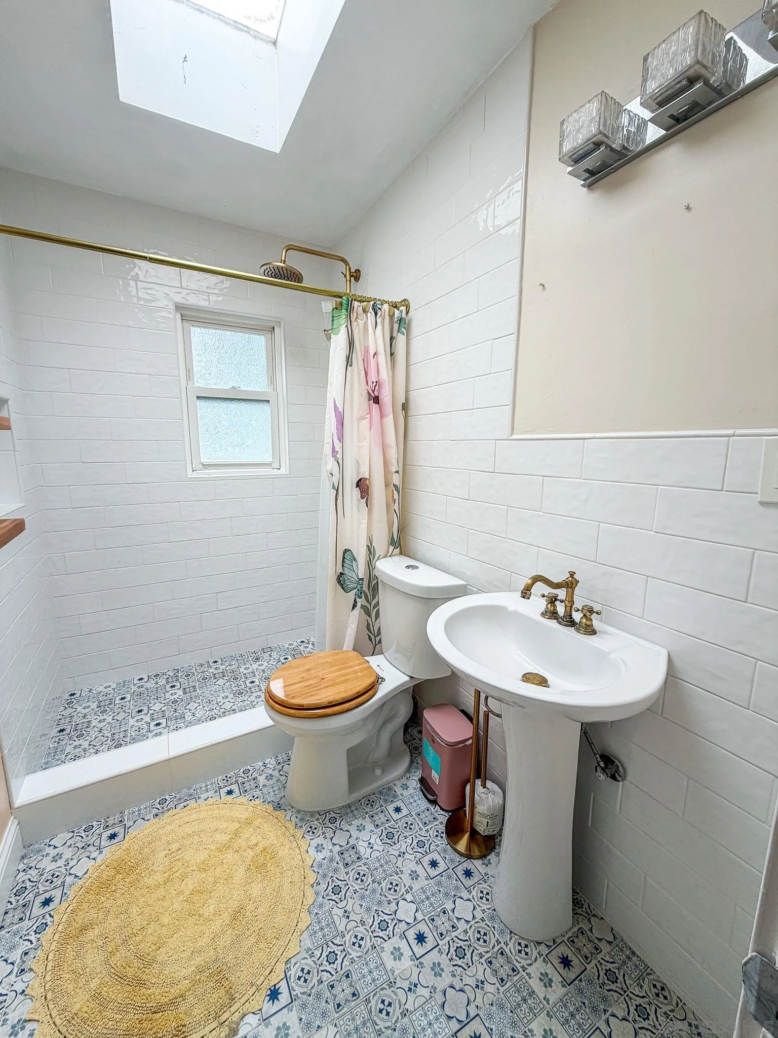 https://cdn.realtyfeed.com/cdn/127/260010356/53a0229cdd07391be8e860225e7467c7.webp