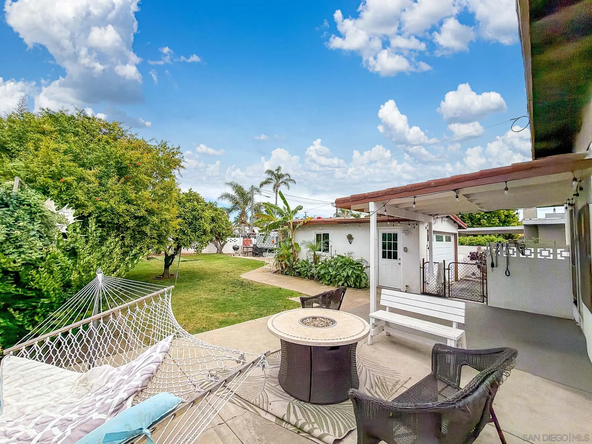 https://cdn.realtyfeed.com/cdn/127/260010356/88bb0e118740be3f41d8c2ba55db04ba.webp