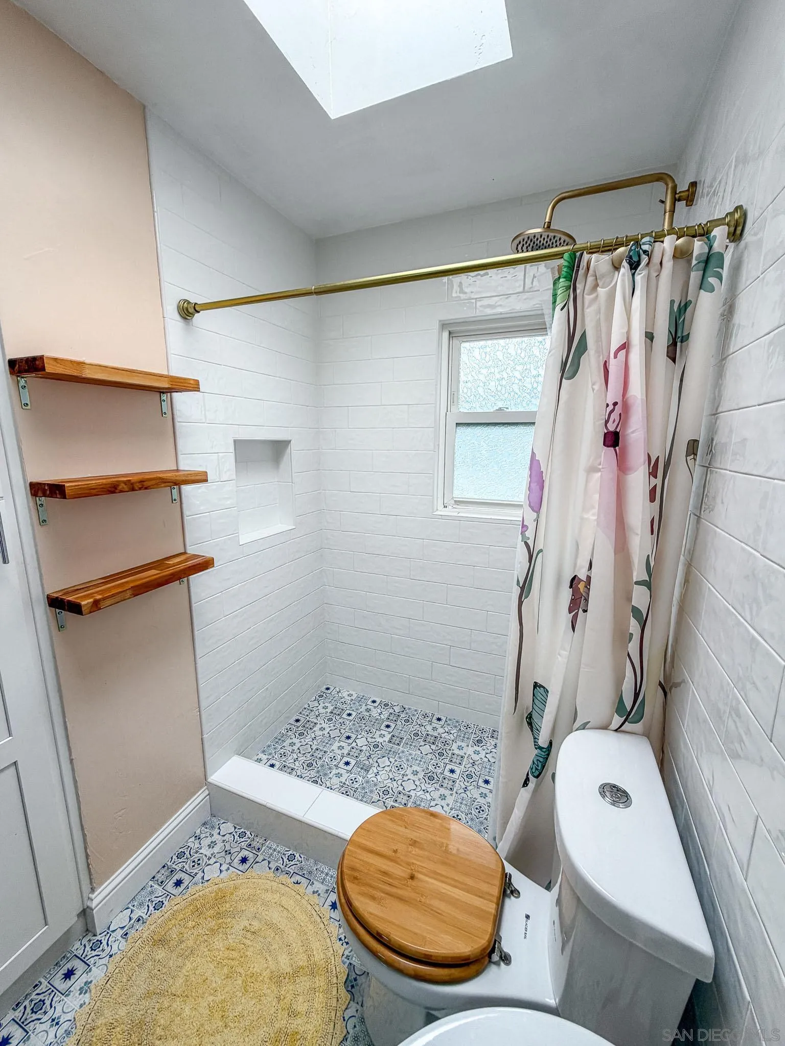 https://cdn.realtyfeed.com/cdn/127/260010356/8c318154c927dc78b76359a1eb6f5cbc.webp