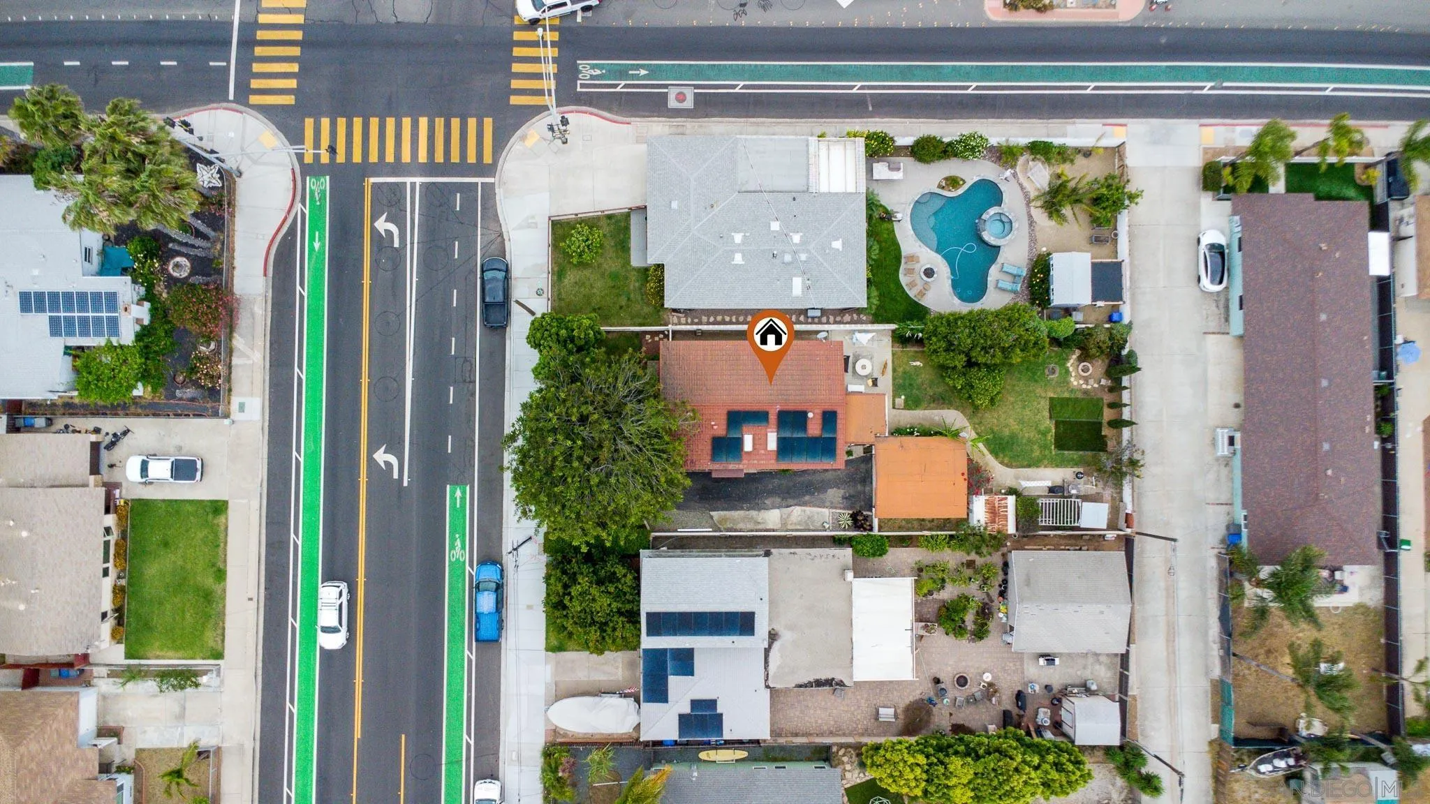 https://cdn.realtyfeed.com/cdn/127/260010356/e69bb110569956349200beee9d3c9dc5.webp