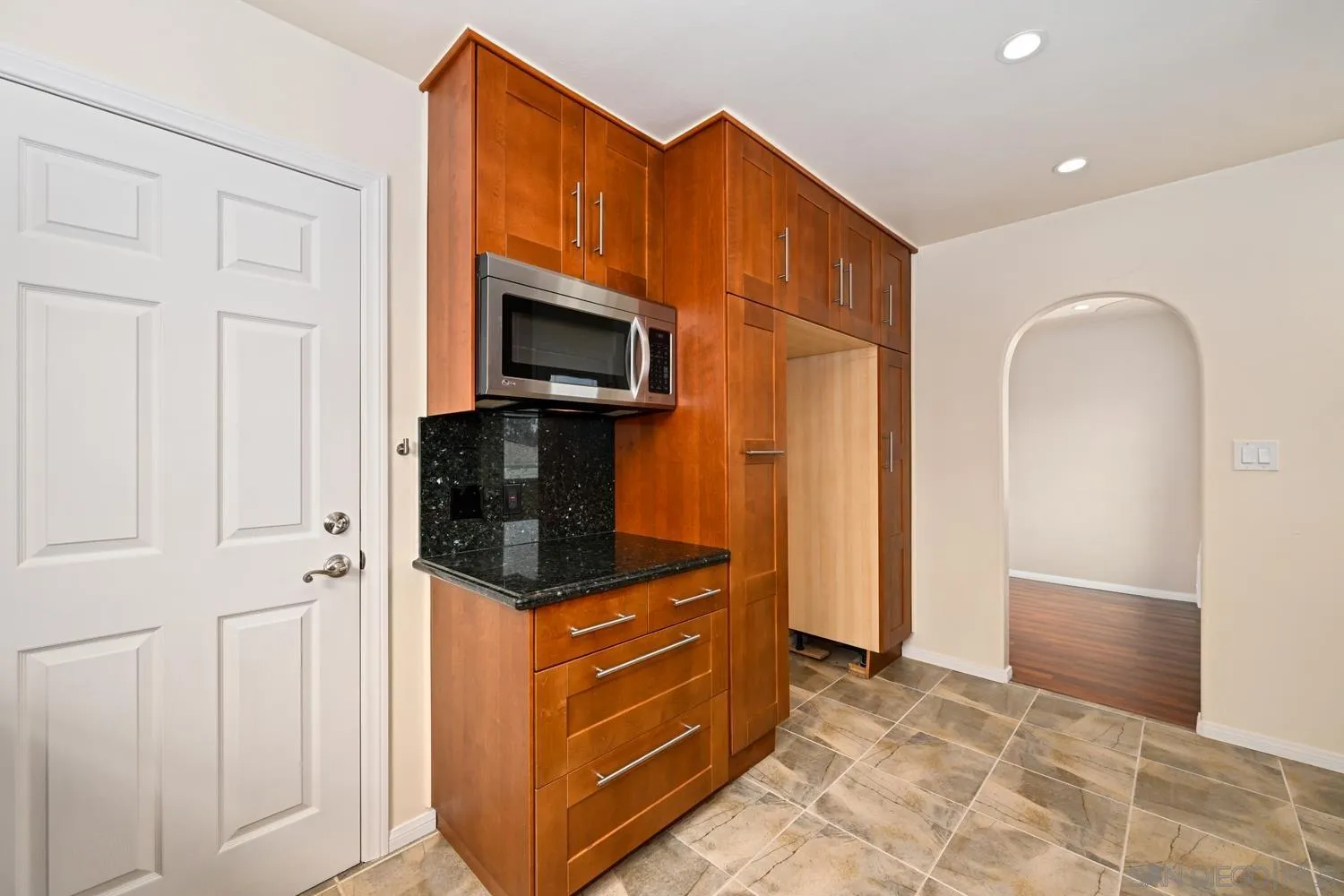 https://cdn.realtyfeed.com/cdn/127/260010360/47a1989e3261f032f433bb1af31a6911.webp