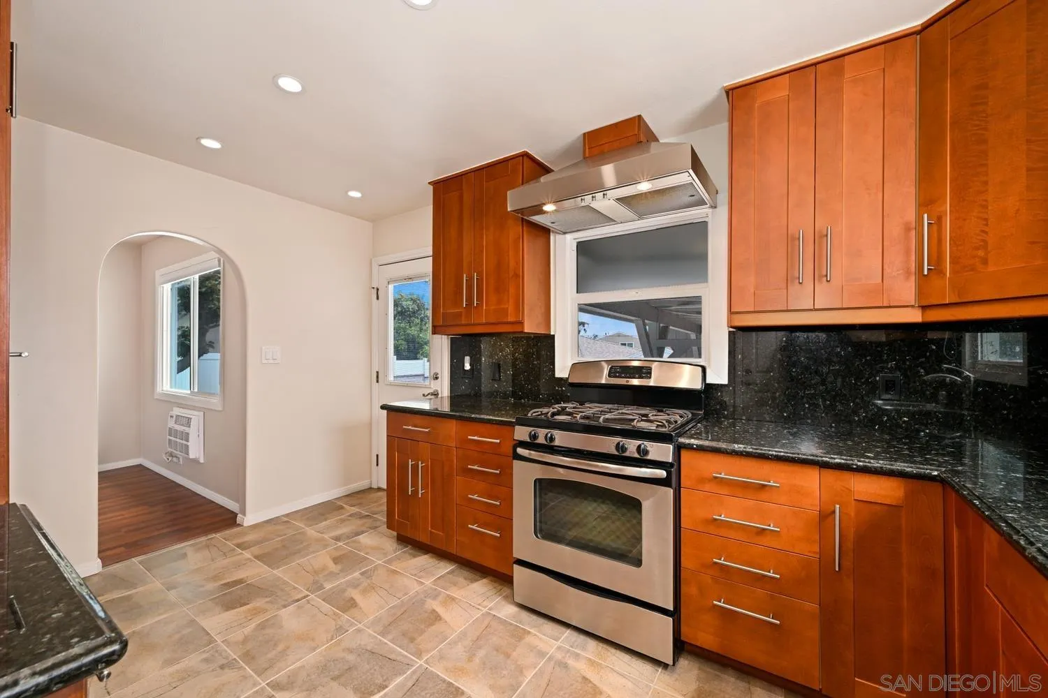 https://cdn.realtyfeed.com/cdn/127/260010360/5e15c5fec1a3d2335656e6dfee46582e.webp