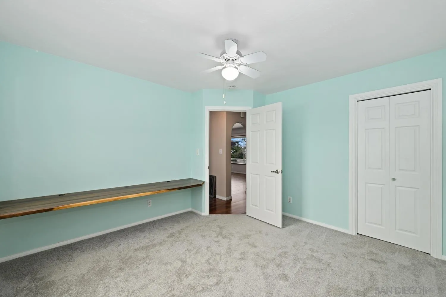 https://cdn.realtyfeed.com/cdn/127/260010360/b87e08b9abed8e21d643d72d3175b05a.webp