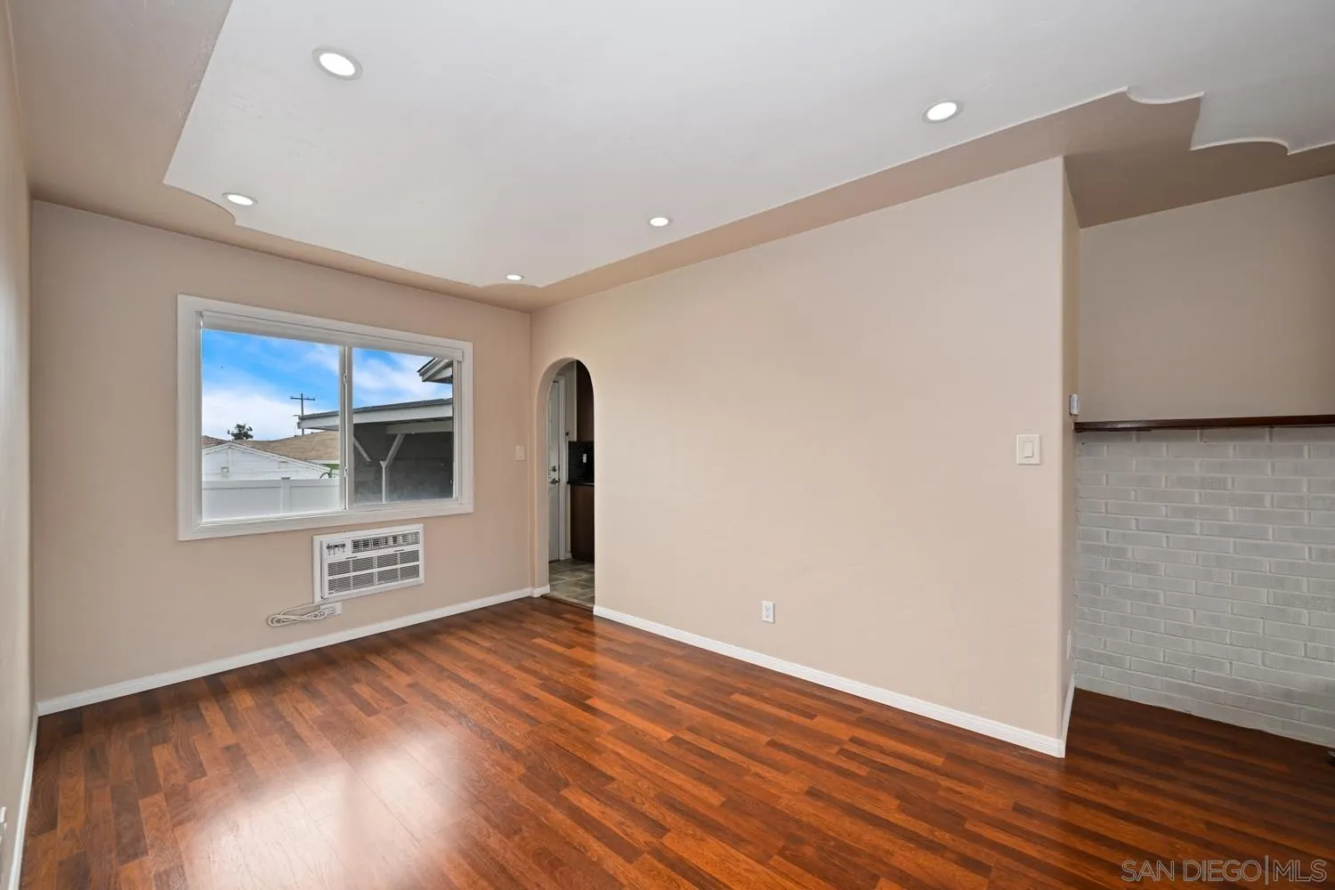 https://cdn.realtyfeed.com/cdn/127/260010360/e316a609b90ed9d3f1840296fd9835dc.webp