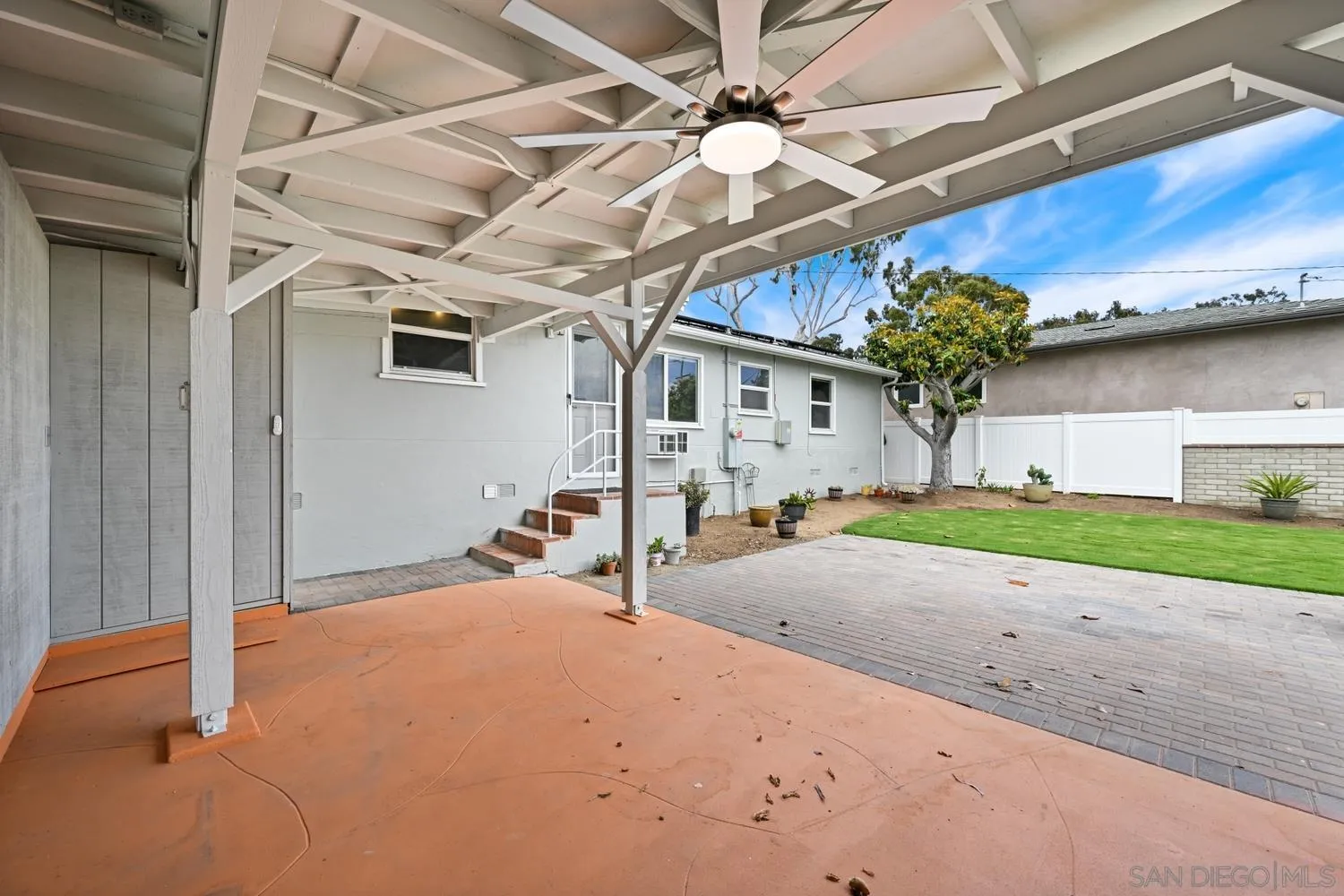 https://cdn.realtyfeed.com/cdn/127/260010360/eca6e7b7d6e131233803d2f8a9b3b1d2.webp
