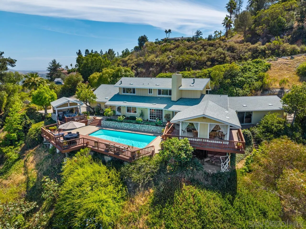 https://cdn.realtyfeed.com/cdn/127/260010361/33bd6ae62cb119d999499463ec77e2ea.webp