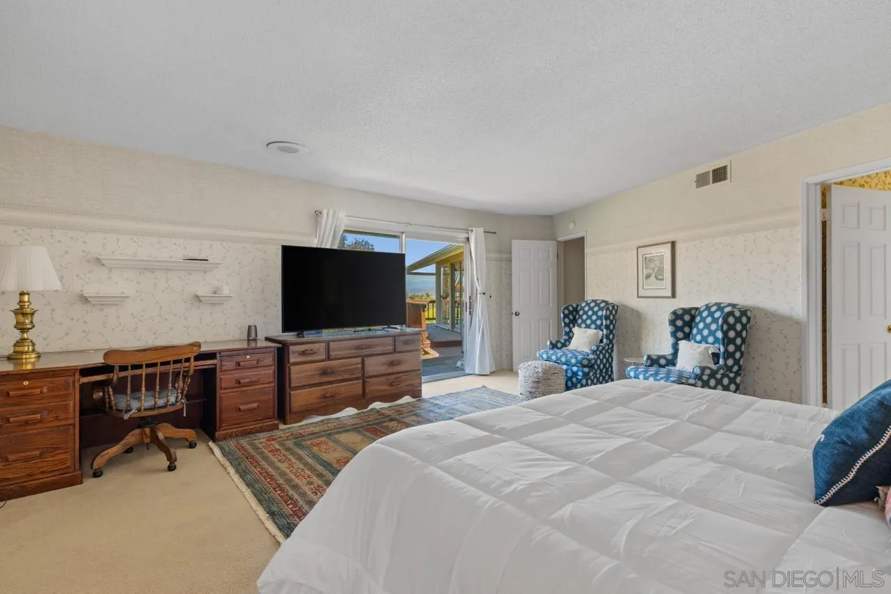 https://cdn.realtyfeed.com/cdn/127/260010361/3b82a4ecd9f61f0bb0a417ae73440014.webp