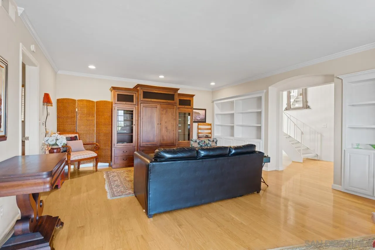 https://cdn.realtyfeed.com/cdn/127/260010361/479f0c89da5e865f54f203ebb8e3b010.webp