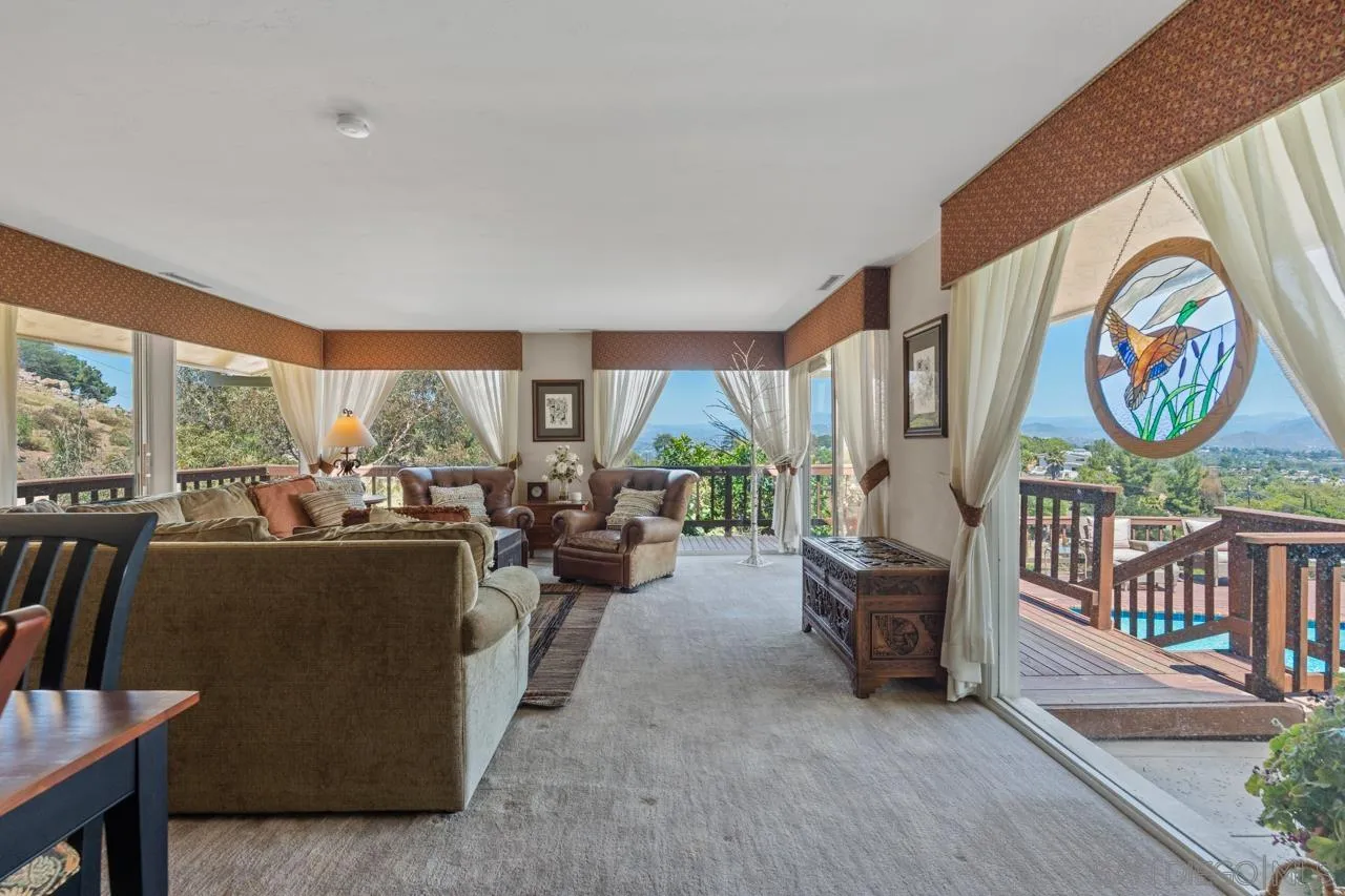 https://cdn.realtyfeed.com/cdn/127/260010361/754562109262676d28976b20b2478ffa.webp