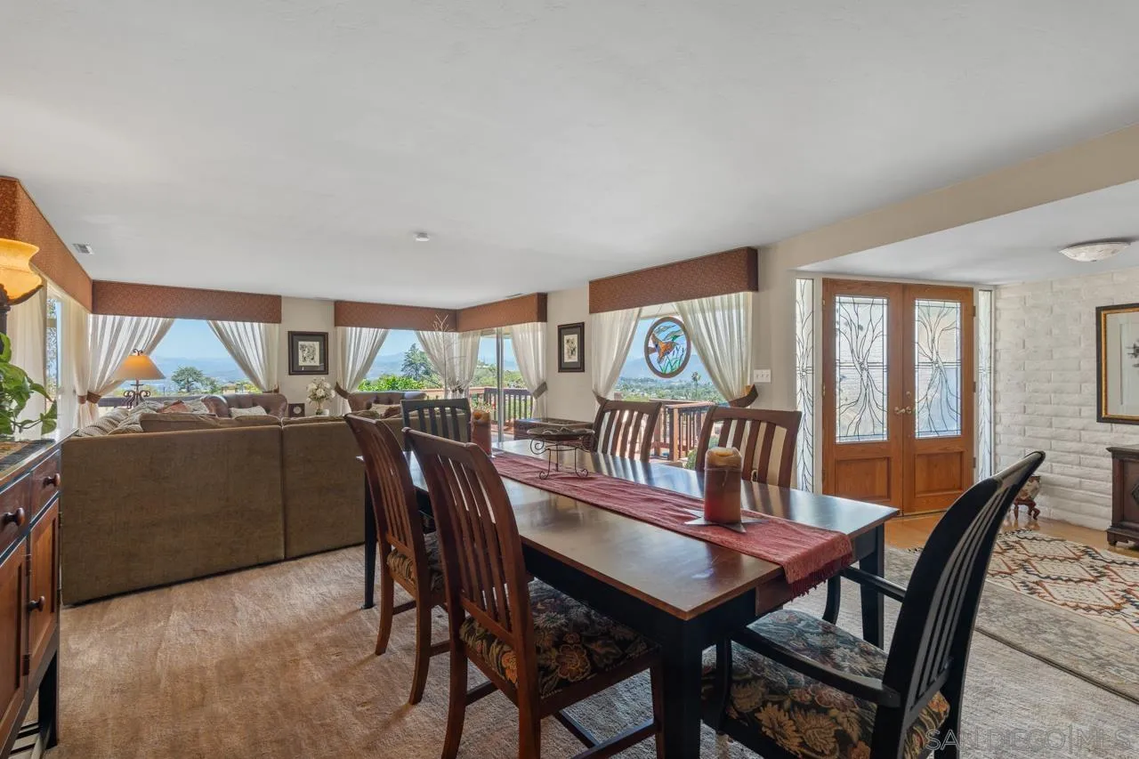 https://cdn.realtyfeed.com/cdn/127/260010361/8301fde64e2b05d717d5b55ac97d90c1.webp