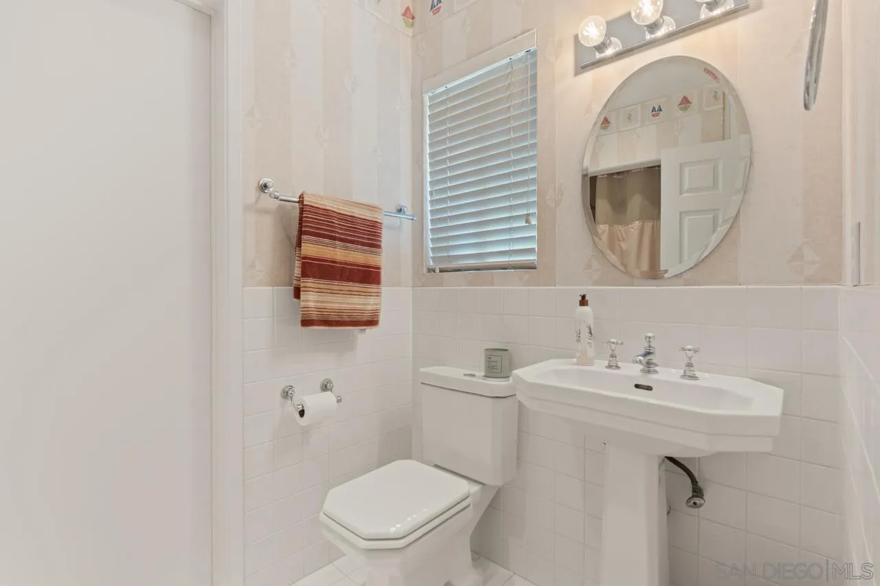 https://cdn.realtyfeed.com/cdn/127/260010361/879e9281a5e2ac2be4aa7f066ed9fd18.webp